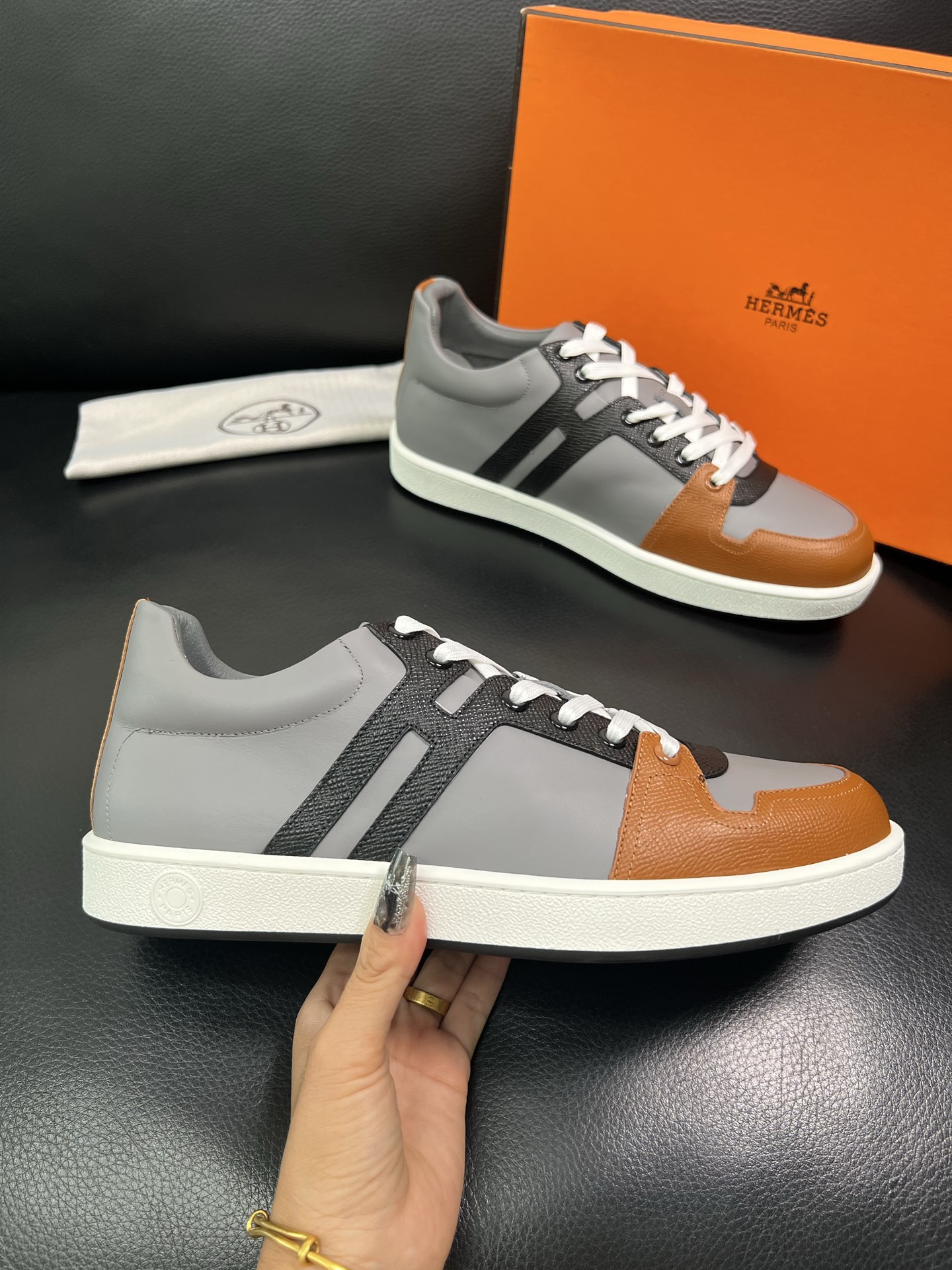 Hermes 顶级代购 爱马仕 专柜同步发售原厂配置，意大利进口原版牛皮面料，高品质拼接工艺，全进口水染