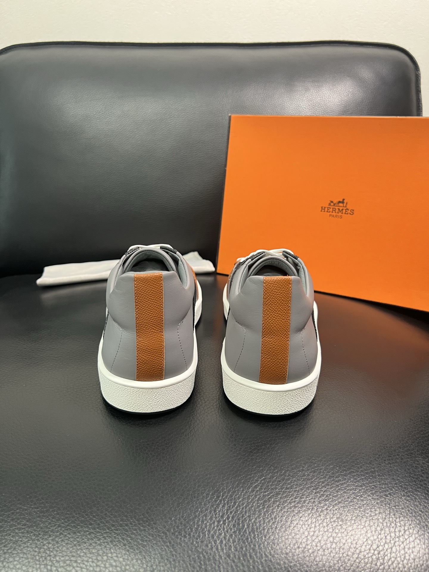 Hermes 顶级代购 爱马仕 专柜同步发售原厂配置，意大利进口原版牛皮面料，高品质拼接工艺，全进口水染