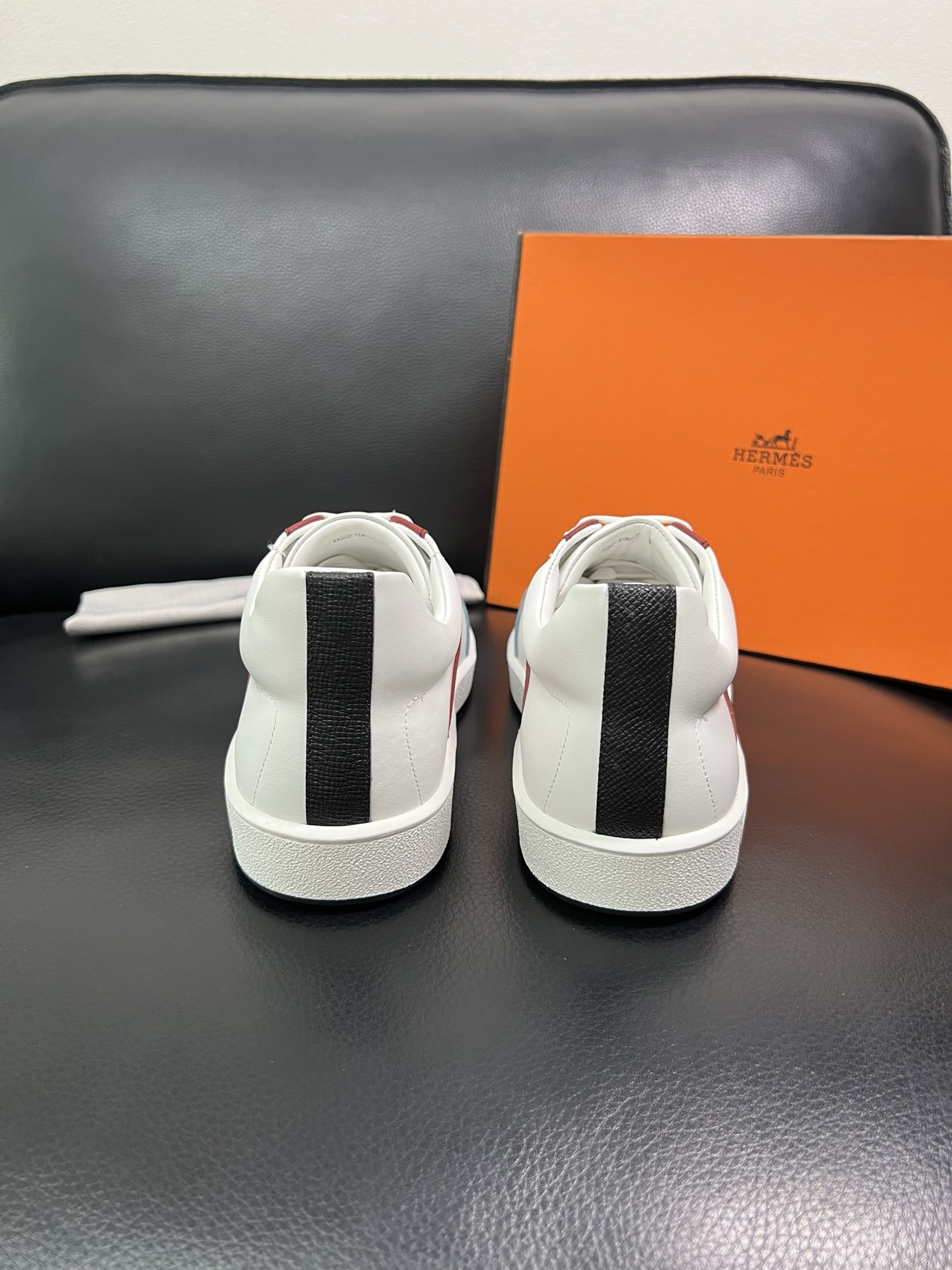 Hermes 顶级代购 爱马仕 专柜同步发售原厂配置，意大利进口原版牛皮面料，高品质拼接工艺，全进口水染