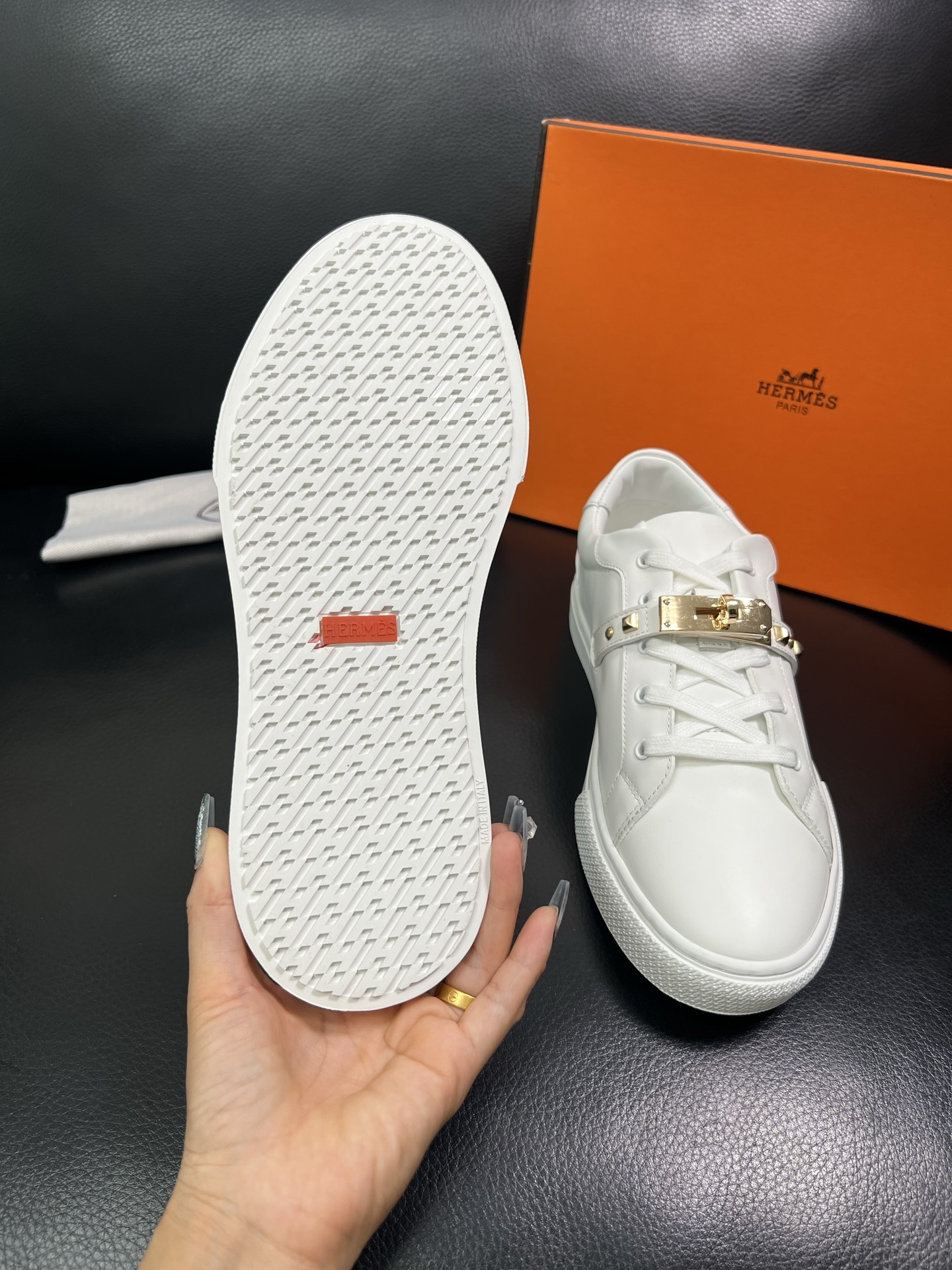 Hermes 顶级代购 爱马仕 专柜同步发售原厂配置，意大利进口原版牛皮面料，高品质拼接工艺，全进口水染