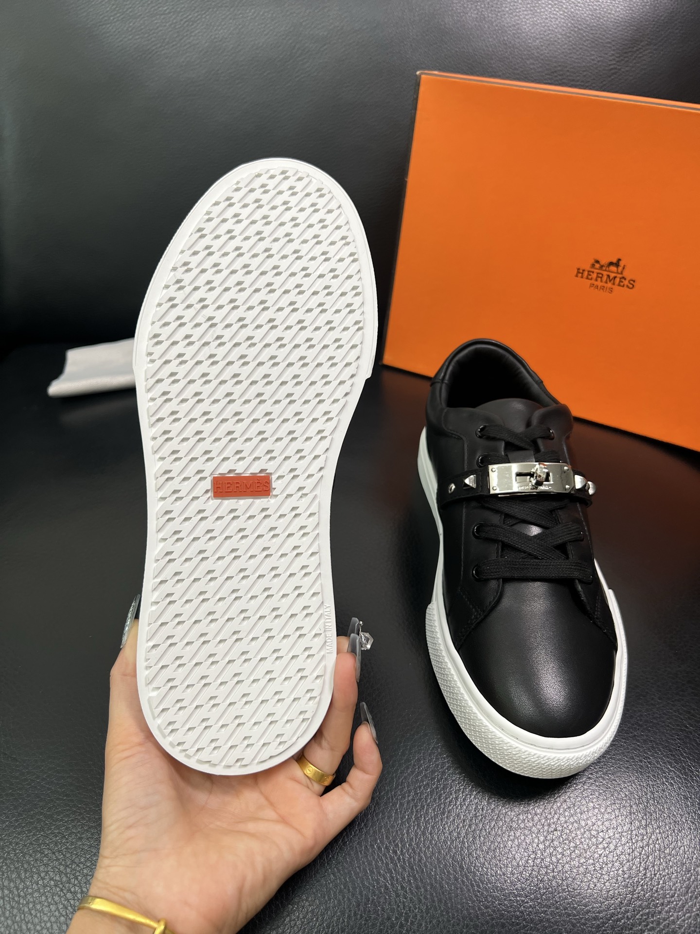 Hermes 顶级代购 爱马仕 专柜同步发售原厂配置，意大利进口原版牛皮面料，高品质拼接工艺，全进口水染