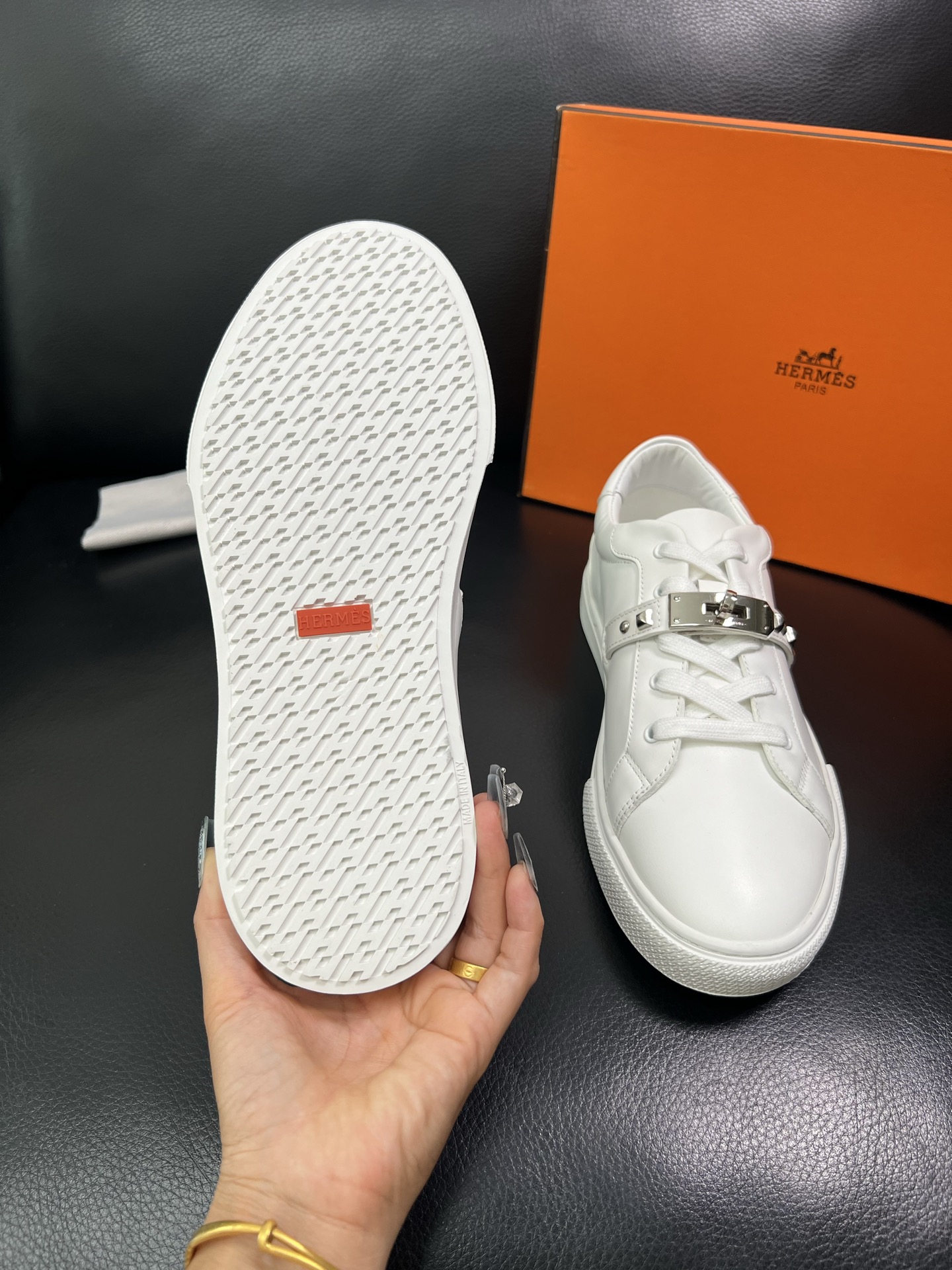 Hermes 顶级代购 爱马仕 专柜同步发售原厂配置，意大利进口原版牛皮面料，高品质拼接工艺，全进口水染