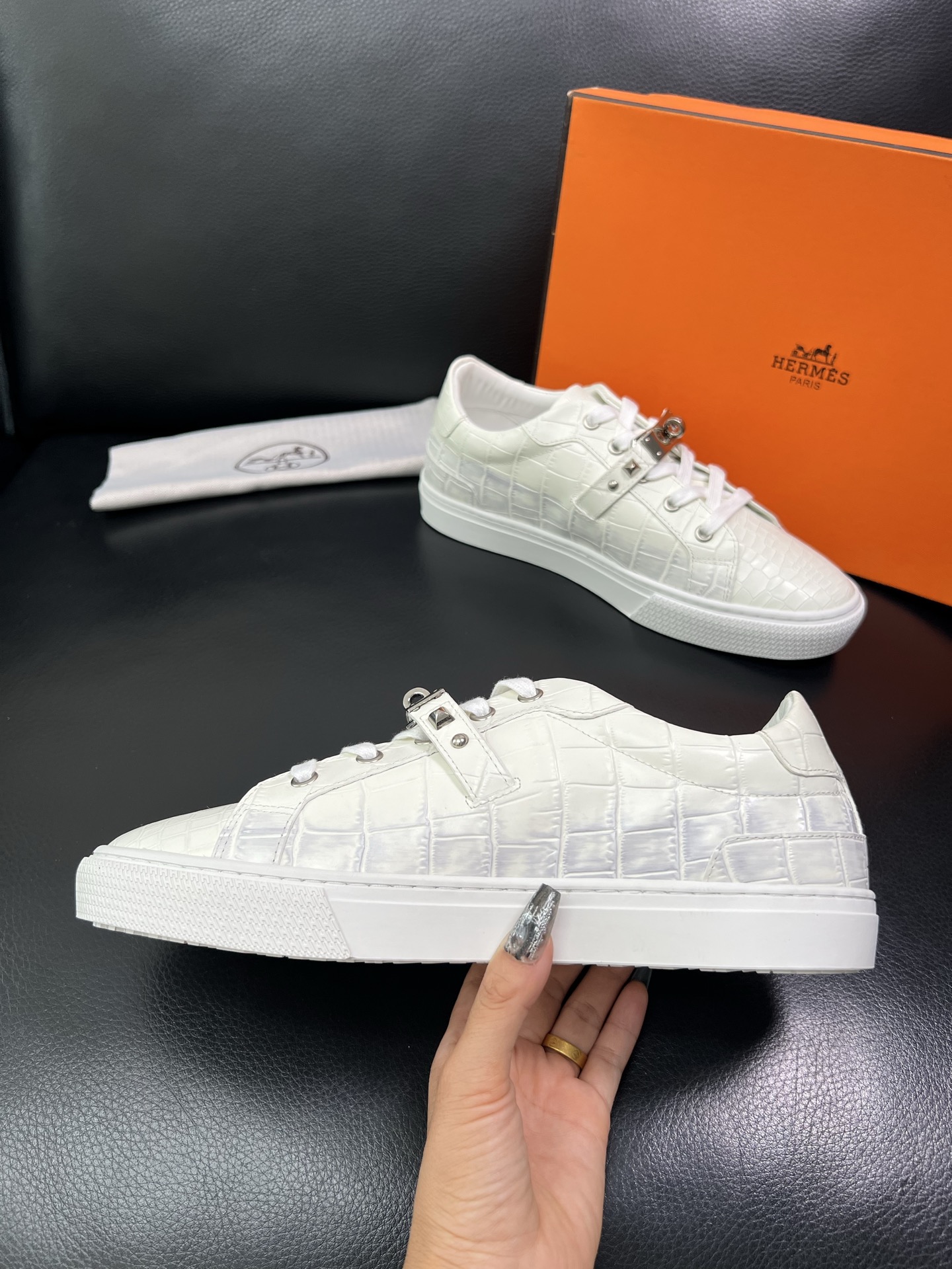 Hermes 顶级代购 爱马仕 专柜同步发售原厂配置，意大利进口原版牛皮面料，高品质拼接工艺，全进口水染