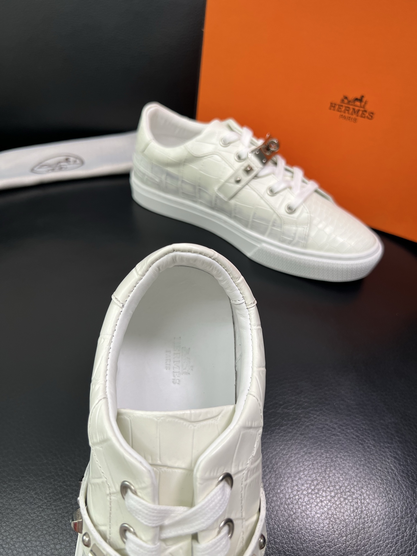 Hermes 顶级代购 爱马仕 专柜同步发售原厂配置，意大利进口原版牛皮面料，高品质拼接工艺，全进口水染