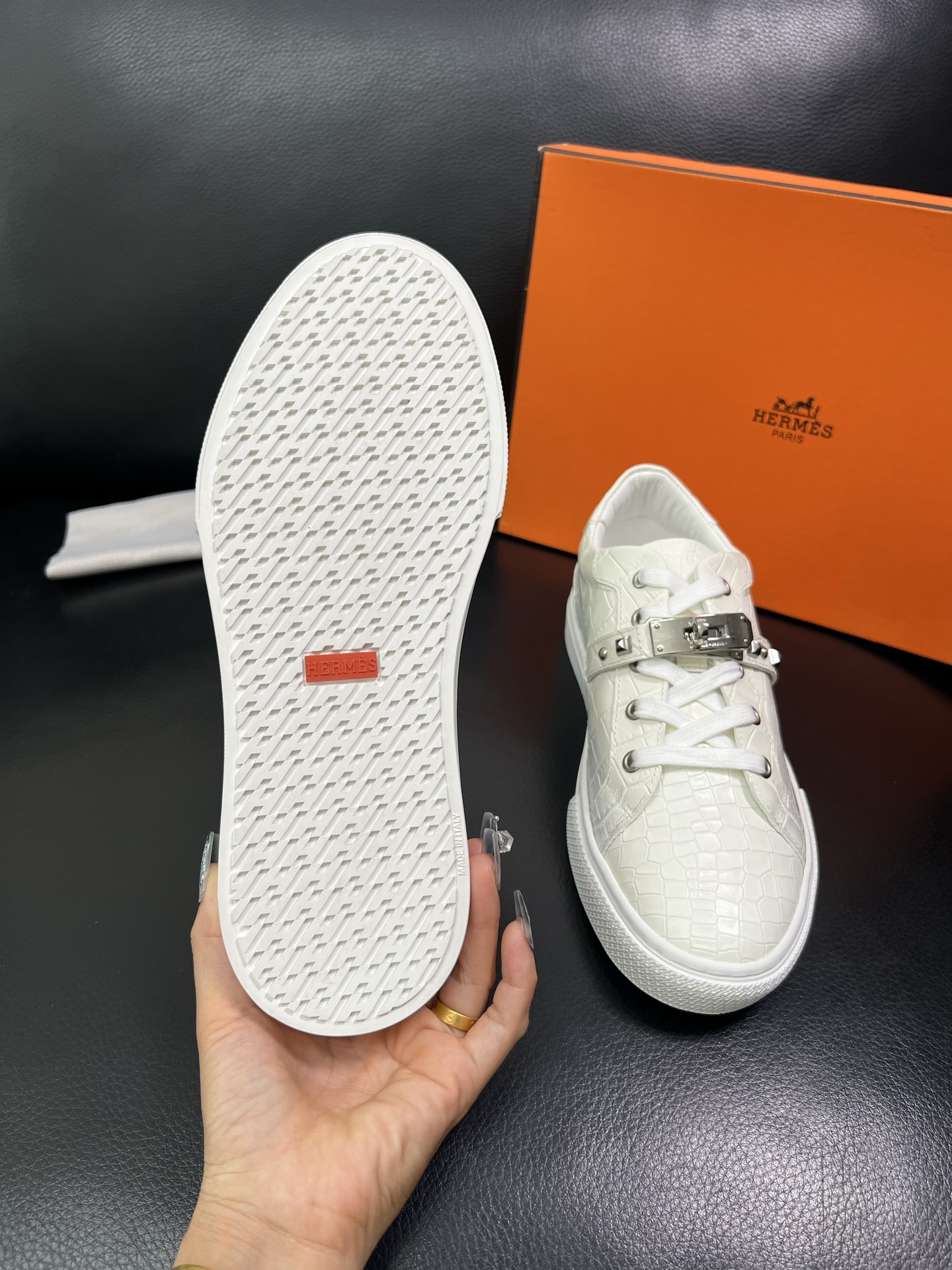 Hermes 顶级代购 爱马仕 专柜同步发售原厂配置，意大利进口原版牛皮面料，高品质拼接工艺，全进口水染