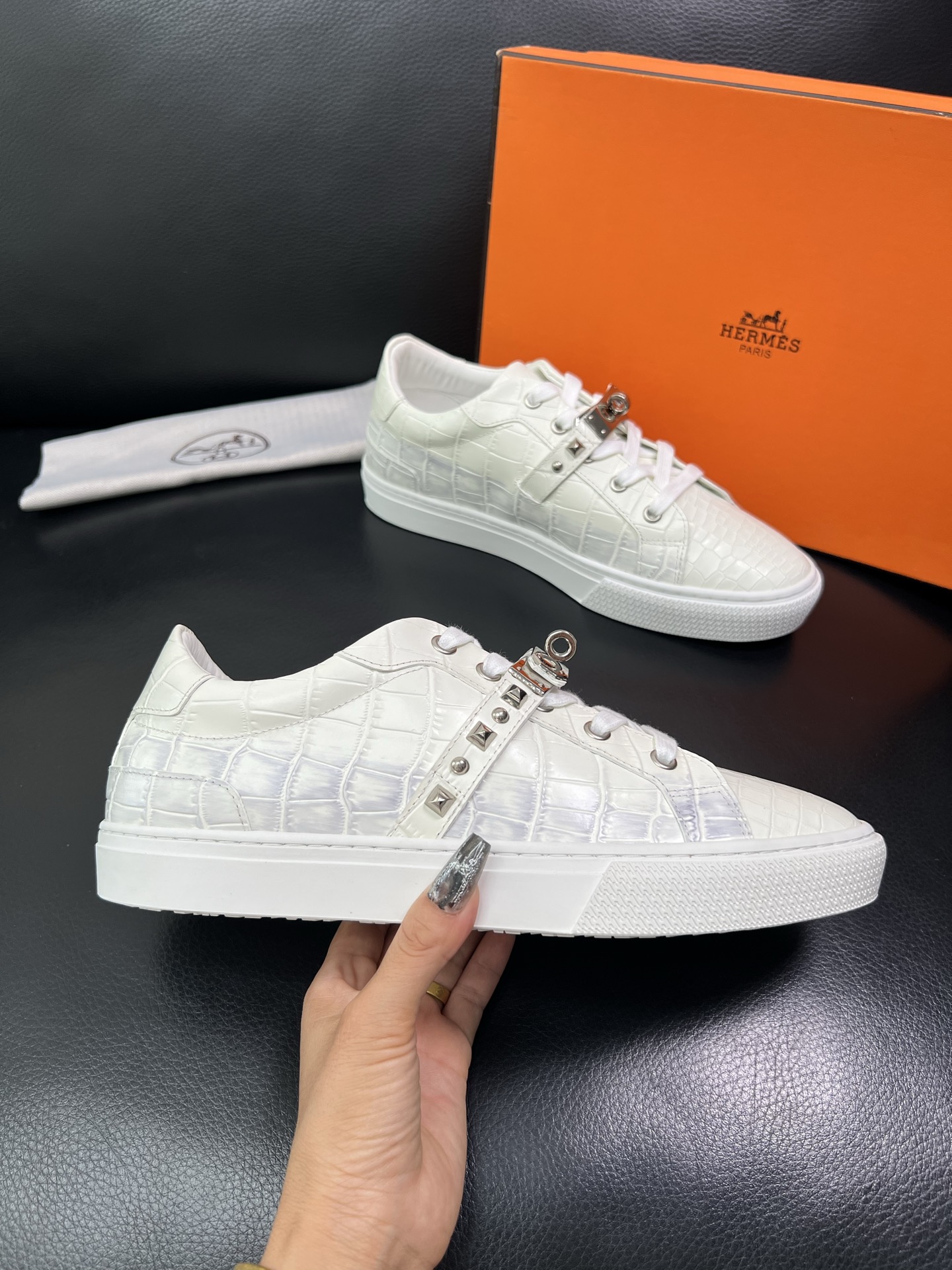 Hermes 顶级代购 爱马仕 专柜同步发售原厂配置，意大利进口原版牛皮面料，高品质拼接工艺，全进口水染