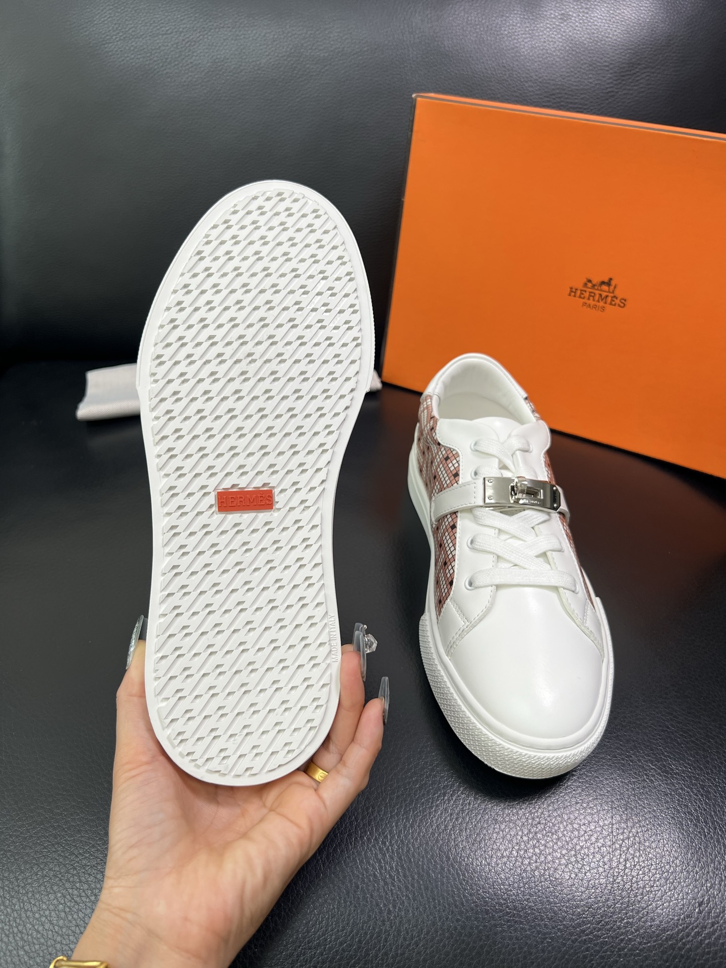 Hermes 顶级代购 爱马仕 专柜同步发售原厂配置，意大利进口原版牛皮面料，高品质拼接工艺，全进口水染