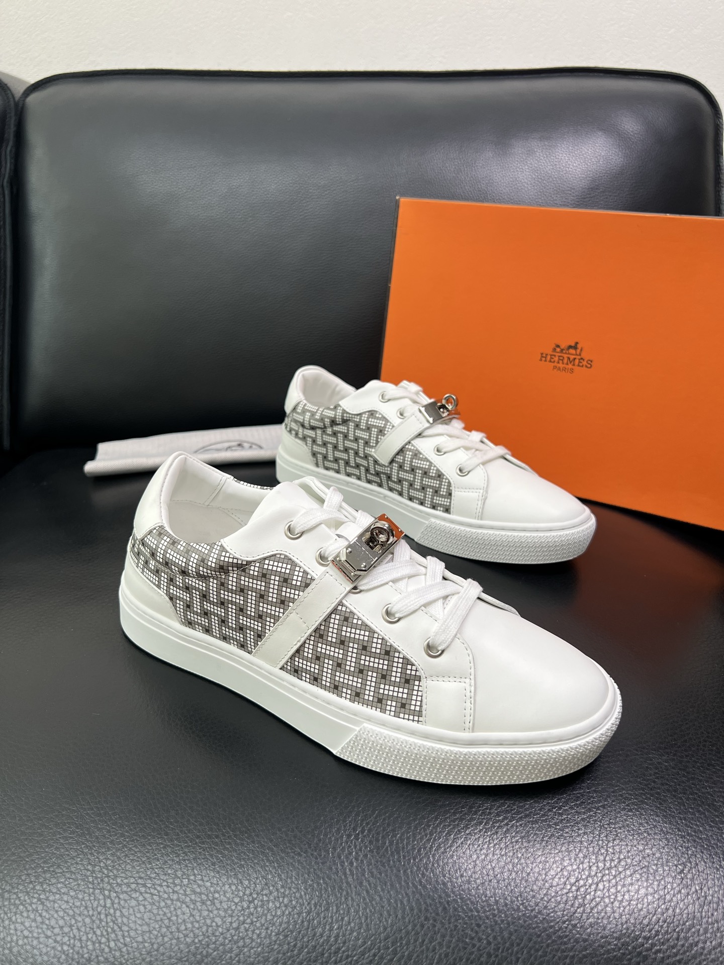 Hermes 顶级代购 爱马仕 专柜同步发售原厂配置，意大利进口原版牛皮面料，高品质拼接工艺，全进口水染