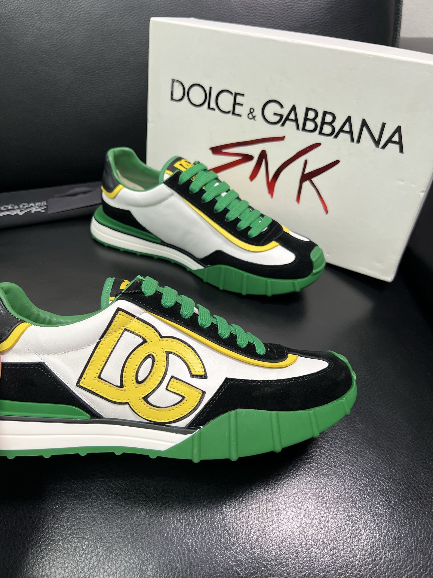 Dolce & Gabbana 顶级代购 杜嘉班纳 爆款专柜新品同步，鞋面意大利进口牛皮搭配布面料，高品