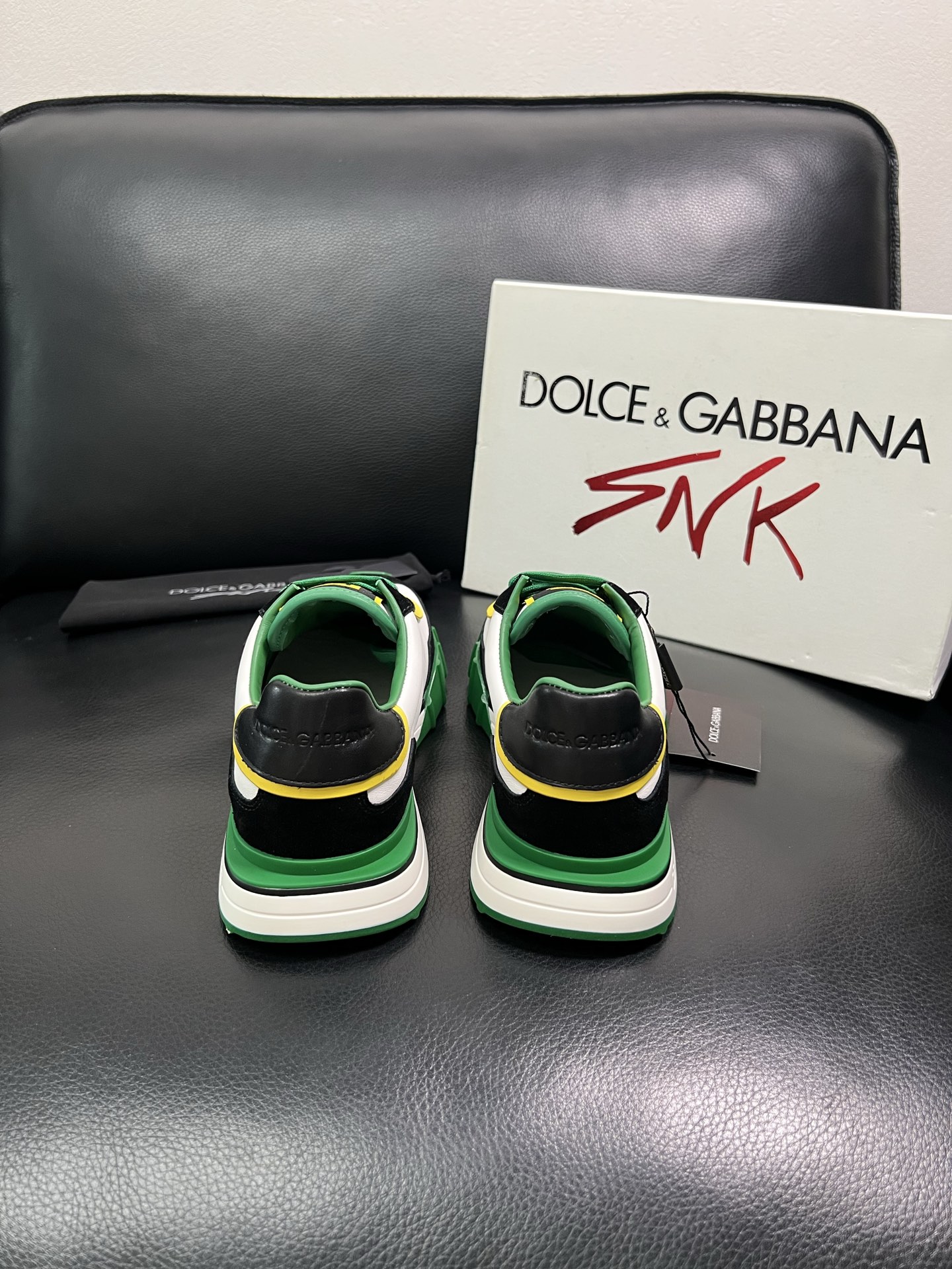 Dolce & Gabbana 顶级代购 杜嘉班纳 爆款专柜新品同步，鞋面意大利进口牛皮搭配布面料，高品