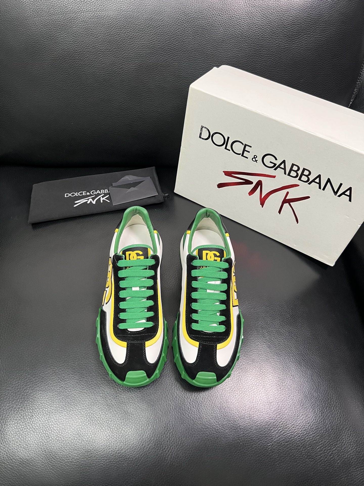 Dolce & Gabbana 顶级代购 杜嘉班纳 爆款专柜新品同步，鞋面意大利进口牛皮搭配布面料，高品