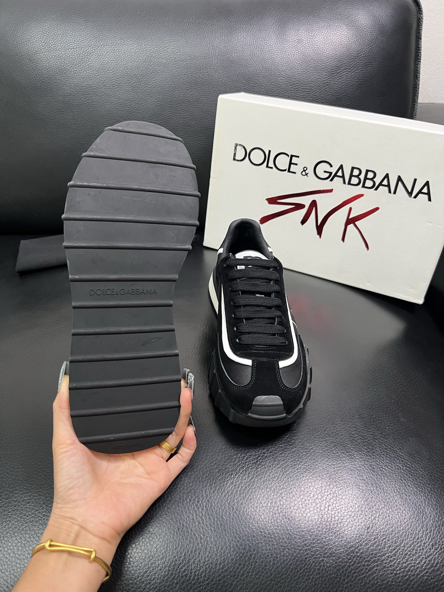 Dolce & Gabbana 顶级代购 杜嘉班纳 爆款专柜新品同步，鞋面意大利进口牛皮搭配布面料，高品