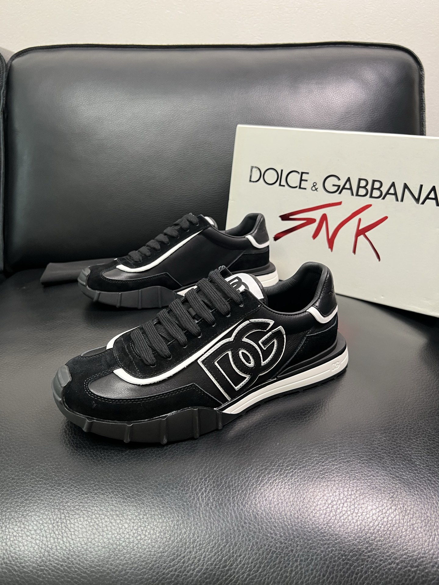 Dolce & Gabbana 顶级代购 杜嘉班纳 爆款专柜新品同步，鞋面意大利进口牛皮搭配布面料，高品