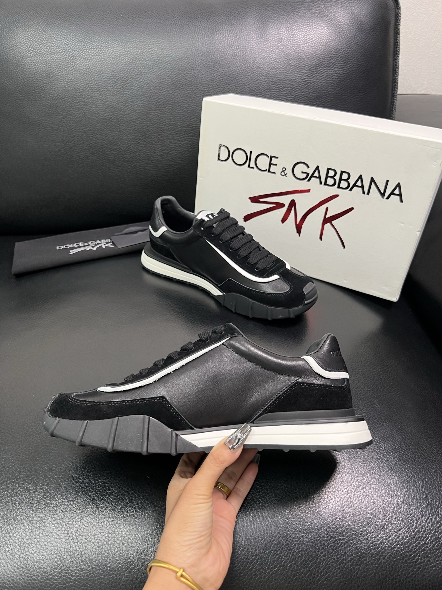 Dolce & Gabbana 顶级代购 杜嘉班纳 爆款专柜新品同步，鞋面意大利进口牛皮搭配布面料，高品