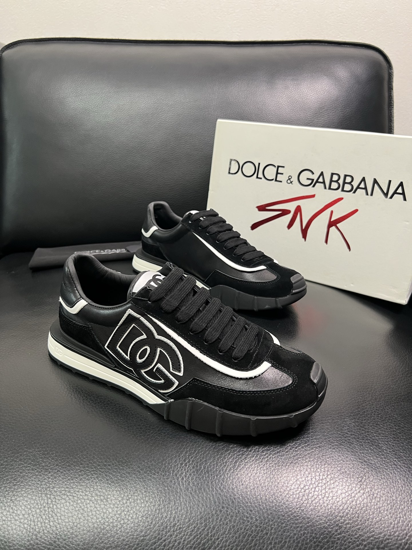 Dolce & Gabbana 顶级代购 杜嘉班纳 爆款专柜新品同步，鞋面意大利进口牛皮搭配布面料，高品
