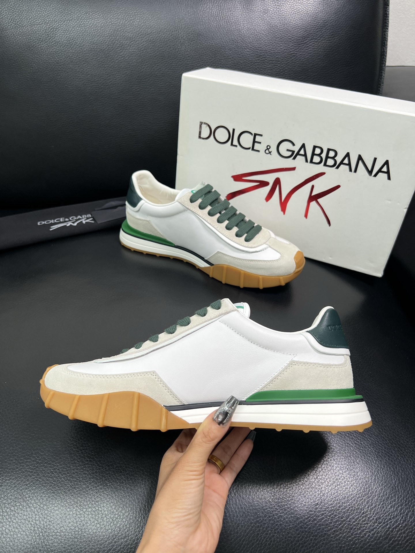 Dolce & Gabbana 顶级代购 杜嘉班纳 爆款专柜新品同步，鞋面意大利进口牛皮搭配布面料，高品