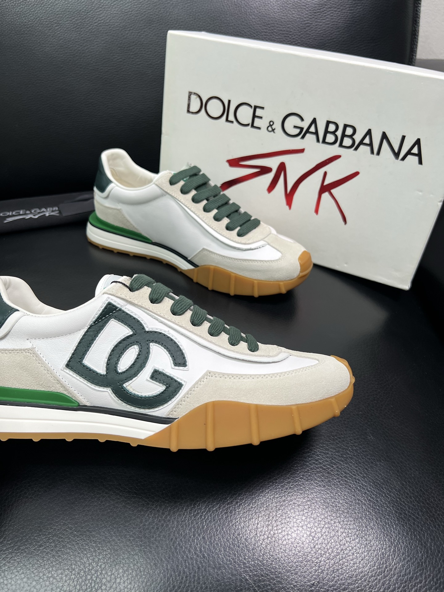 Dolce & Gabbana 顶级代购 杜嘉班纳 爆款专柜新品同步，鞋面意大利进口牛皮搭配布面料，高品