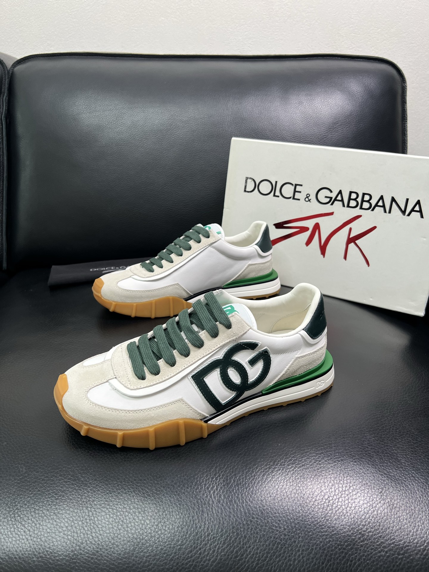 Dolce & Gabbana 顶级代购 杜嘉班纳 爆款专柜新品同步，鞋面意大利进口牛皮搭配布面料，高品