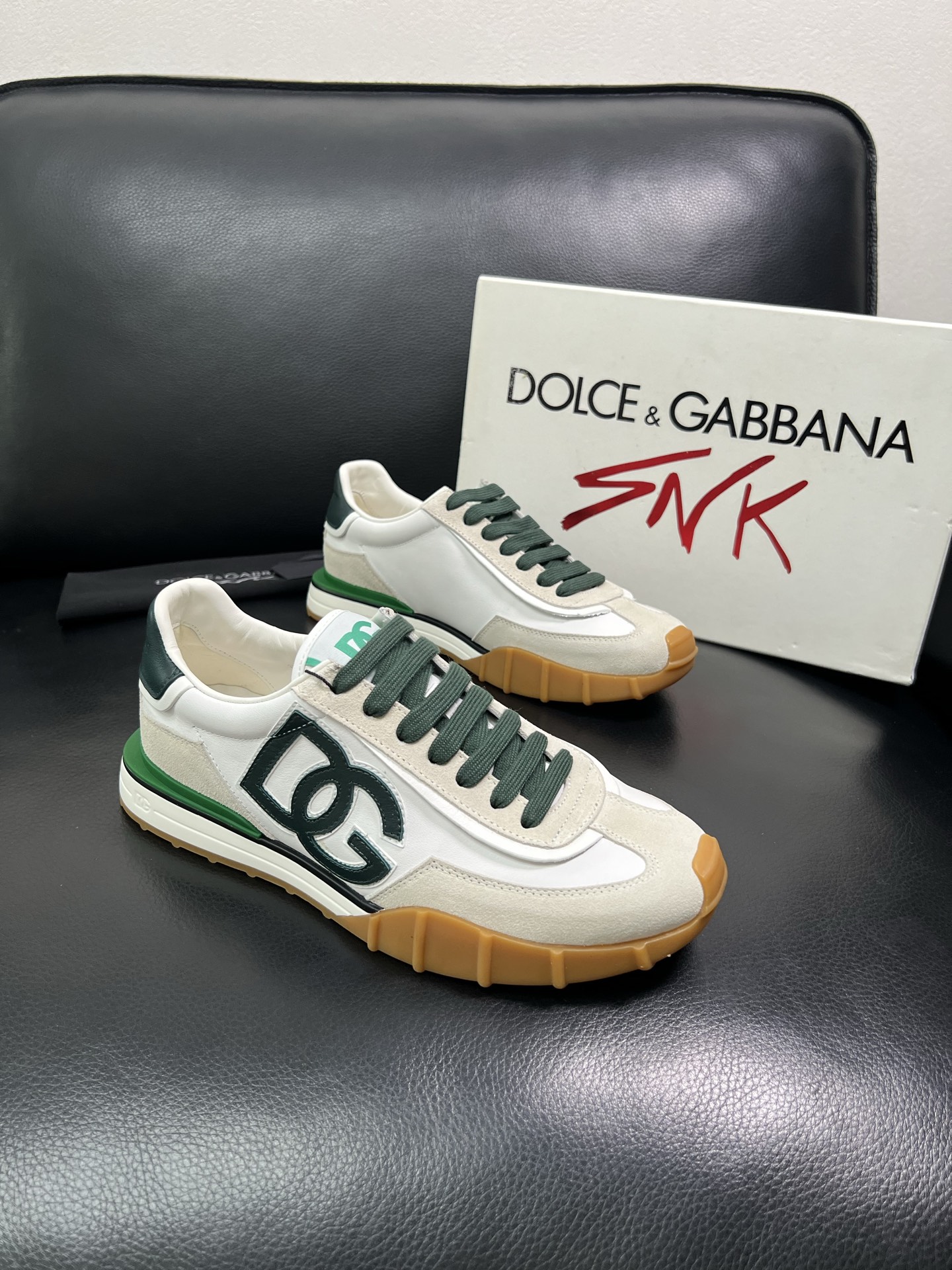 Dolce & Gabbana 顶级代购 杜嘉班纳 爆款专柜新品同步，鞋面意大利进口牛皮搭配布面料，高品