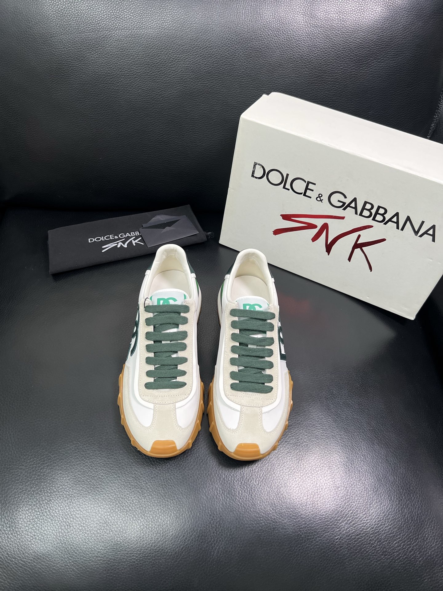 Dolce & Gabbana 顶级代购 杜嘉班纳 爆款专柜新品同步，鞋面意大利进口牛皮搭配布面料，高品