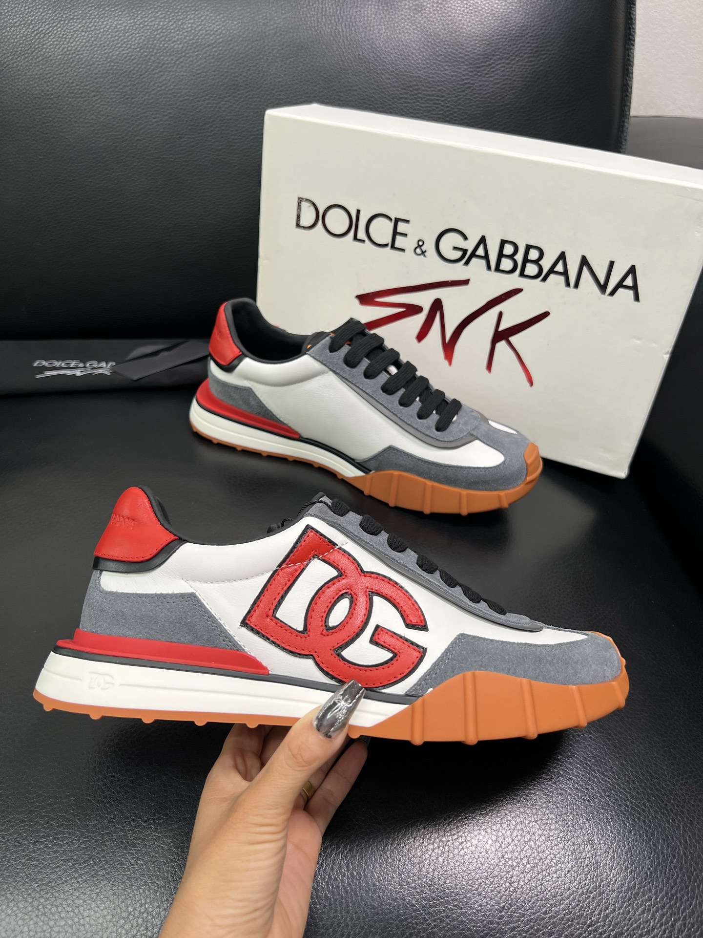 Dolce & Gabbana 顶级代购 杜嘉班纳 爆款专柜新品同步，鞋面意大利进口牛皮搭配布面料，高品