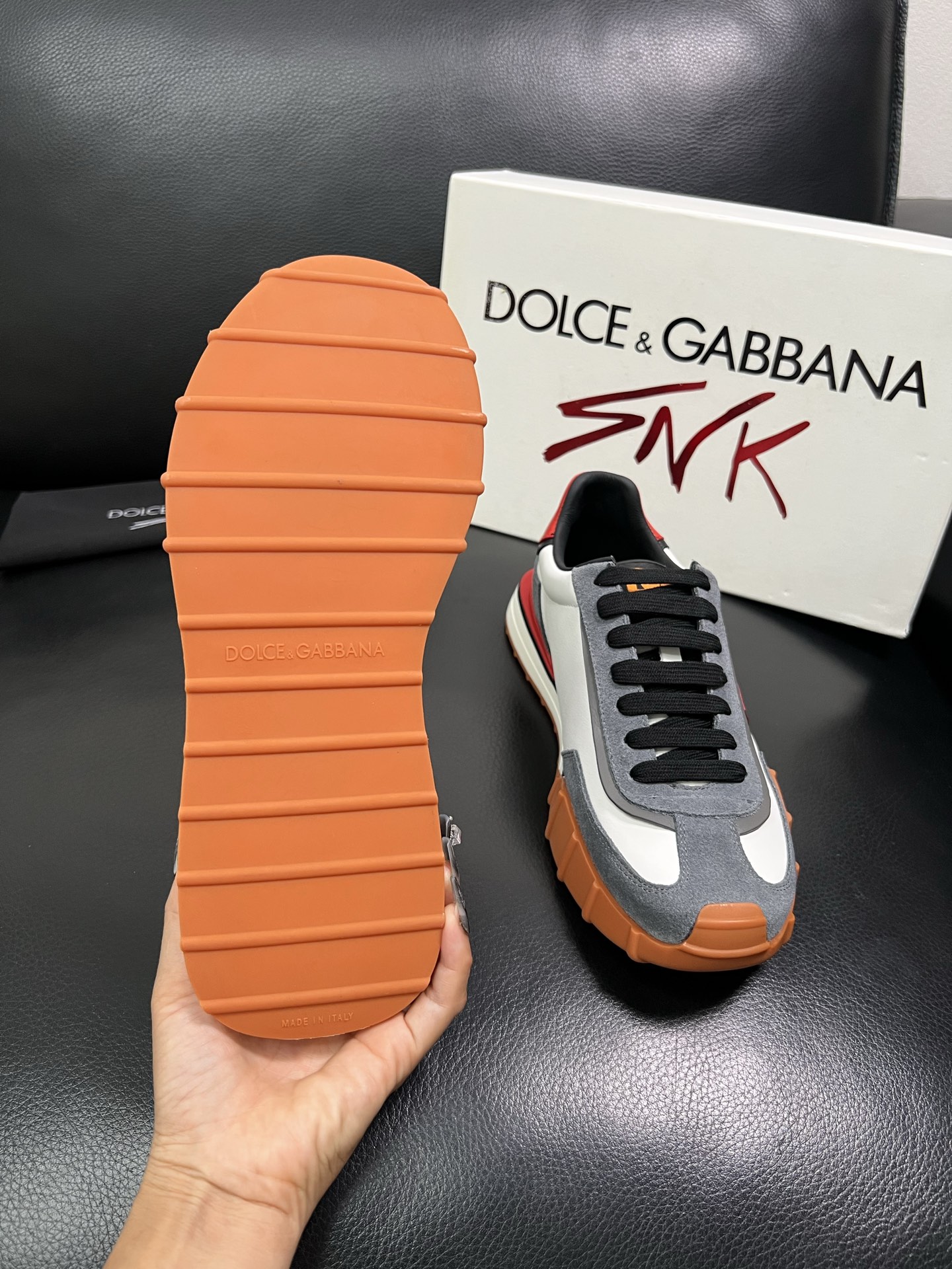 Dolce & Gabbana 顶级代购 杜嘉班纳 爆款专柜新品同步，鞋面意大利进口牛皮搭配布面料，高品