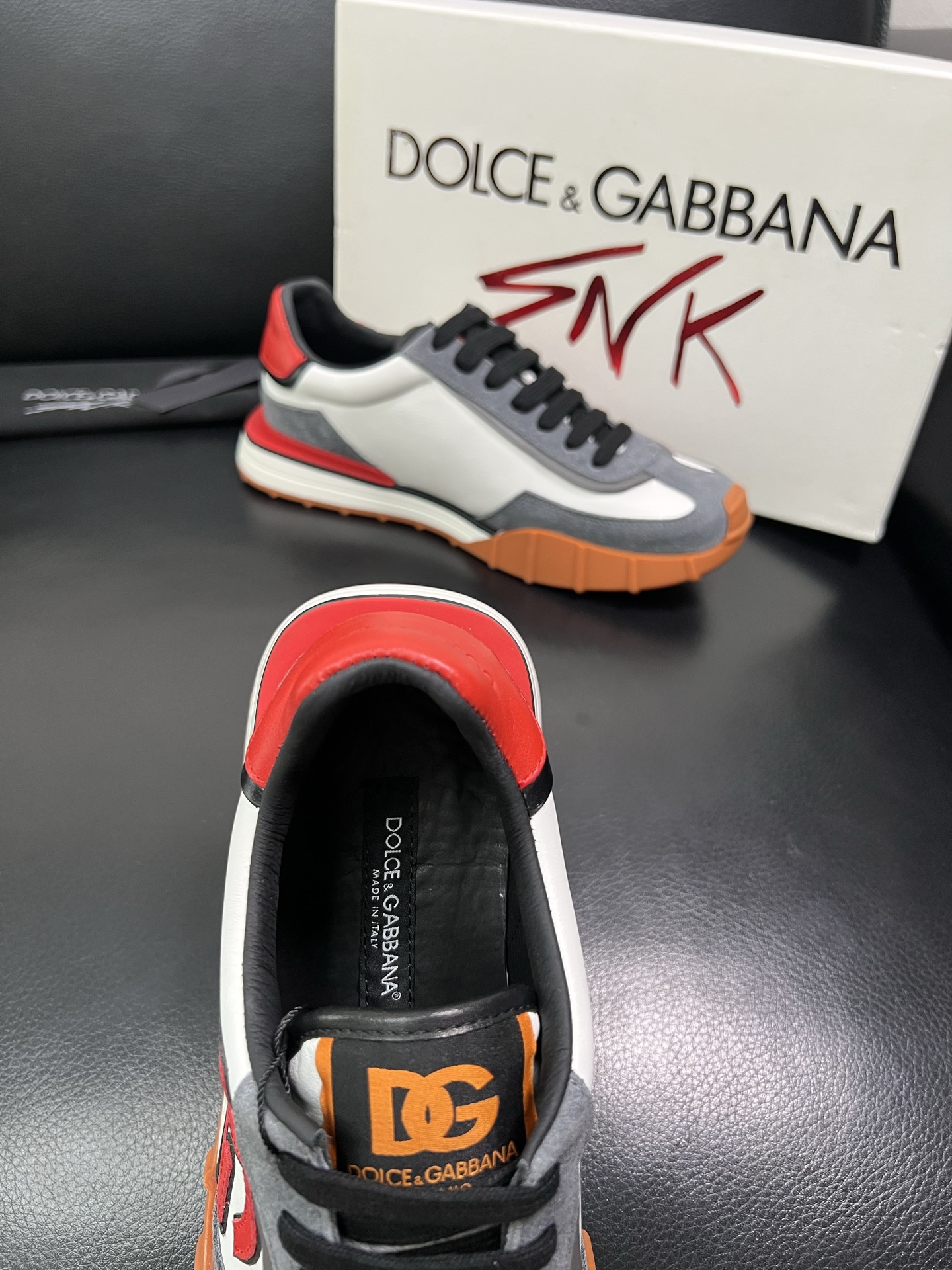 Dolce & Gabbana 顶级代购 杜嘉班纳 爆款专柜新品同步，鞋面意大利进口牛皮搭配布面料，高品