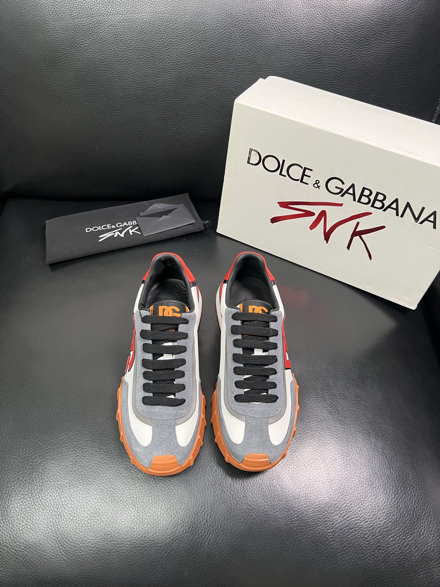 Dolce & Gabbana 顶级代购 杜嘉班纳 爆款专柜新品同步，鞋面意大利进口牛皮搭配布面料，高品