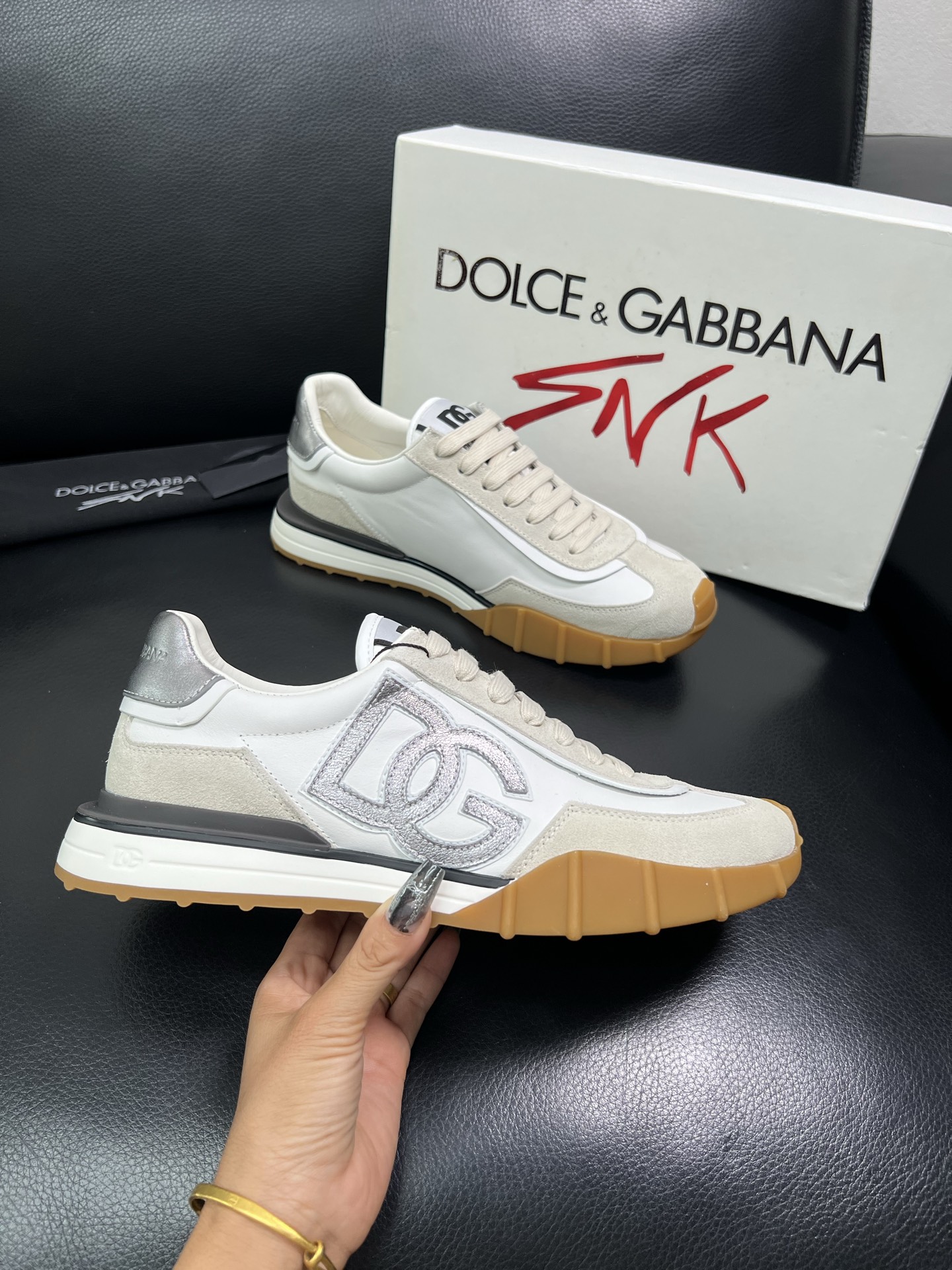 Dolce & Gabbana 顶级代购 杜嘉班纳 爆款专柜新品同步，鞋面意大利进口牛皮搭配布面料，高品