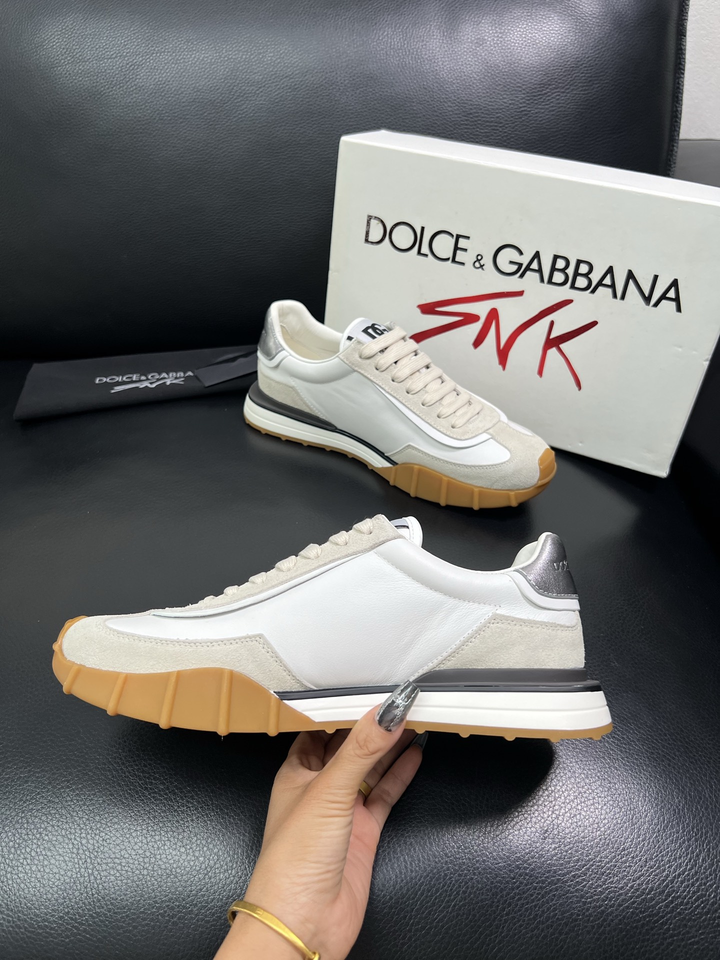 Dolce & Gabbana 顶级代购 杜嘉班纳 爆款专柜新品同步，鞋面意大利进口牛皮搭配布面料，高品