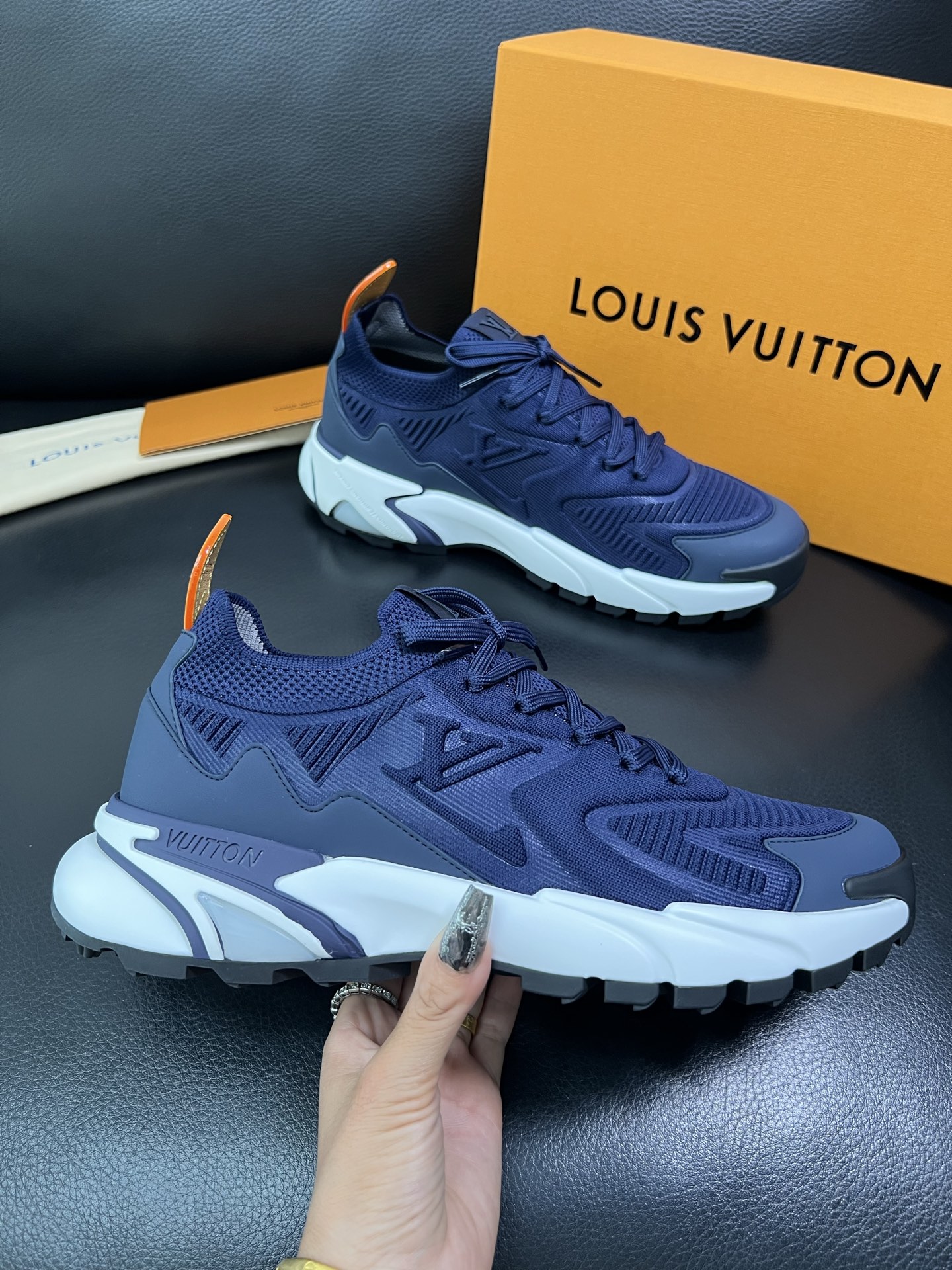 Lv 顶级代购 路易威登 皮鞋专柜同步，意大利进口飞织面料，进口水染牛皮内里，鞋底：原厂特供原版底，原厂