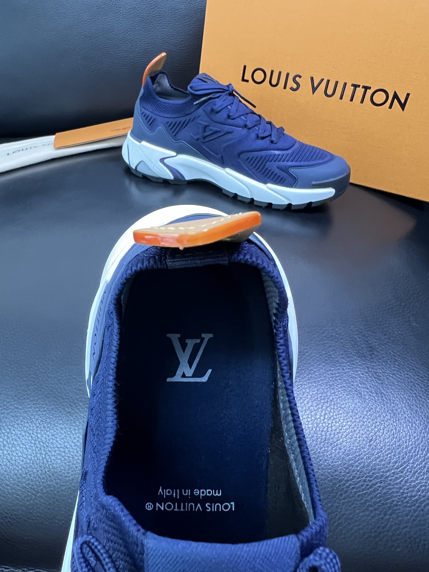Lv 顶级代购 路易威登 皮鞋专柜同步，意大利进口飞织面料，进口水染牛皮内里，鞋底：原厂特供原版底，原厂