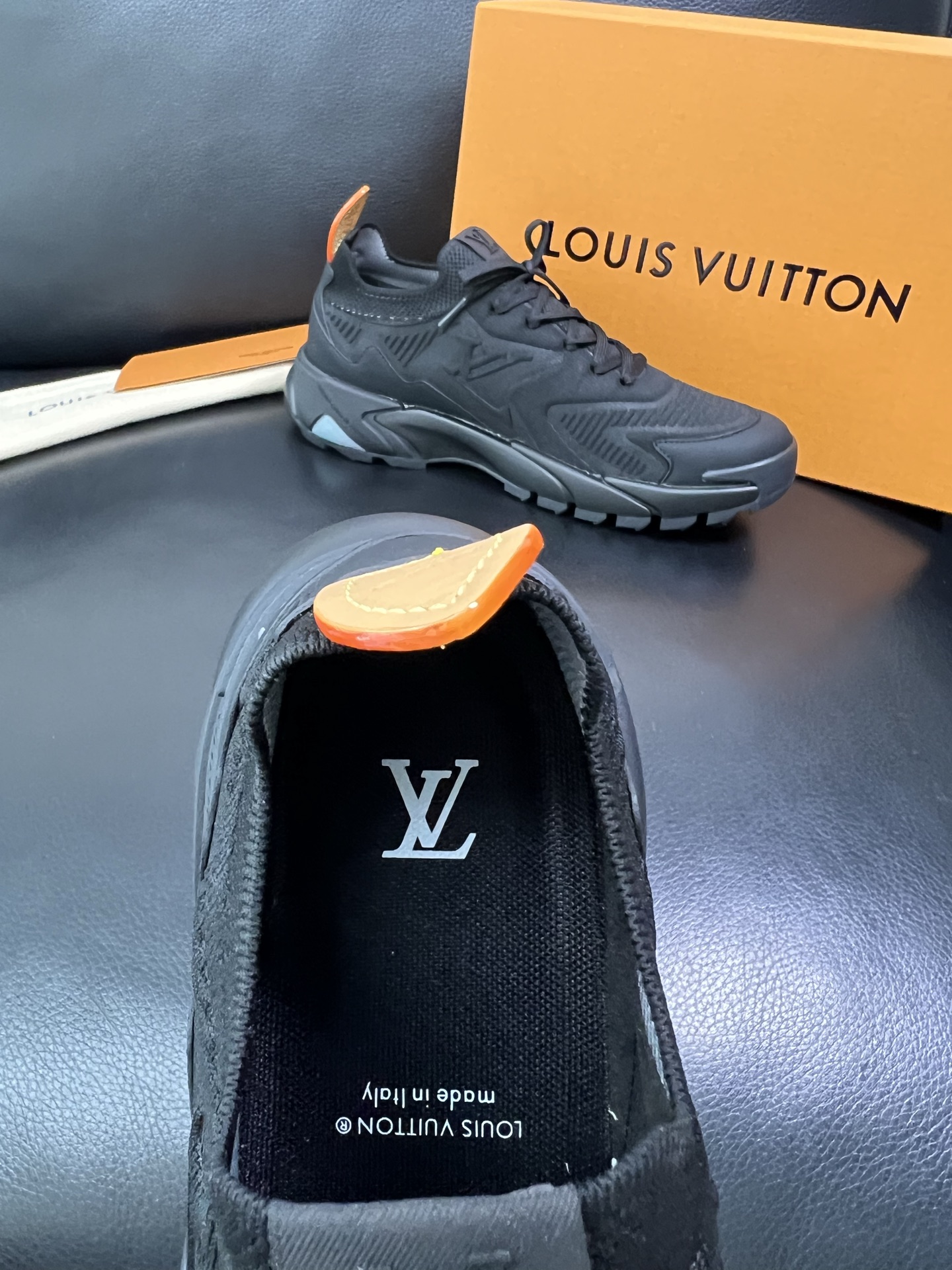Lv 顶级代购 路易威登 皮鞋专柜同步，意大利进口飞织面料，进口水染牛皮内里，鞋底：原厂特供原版底，原厂