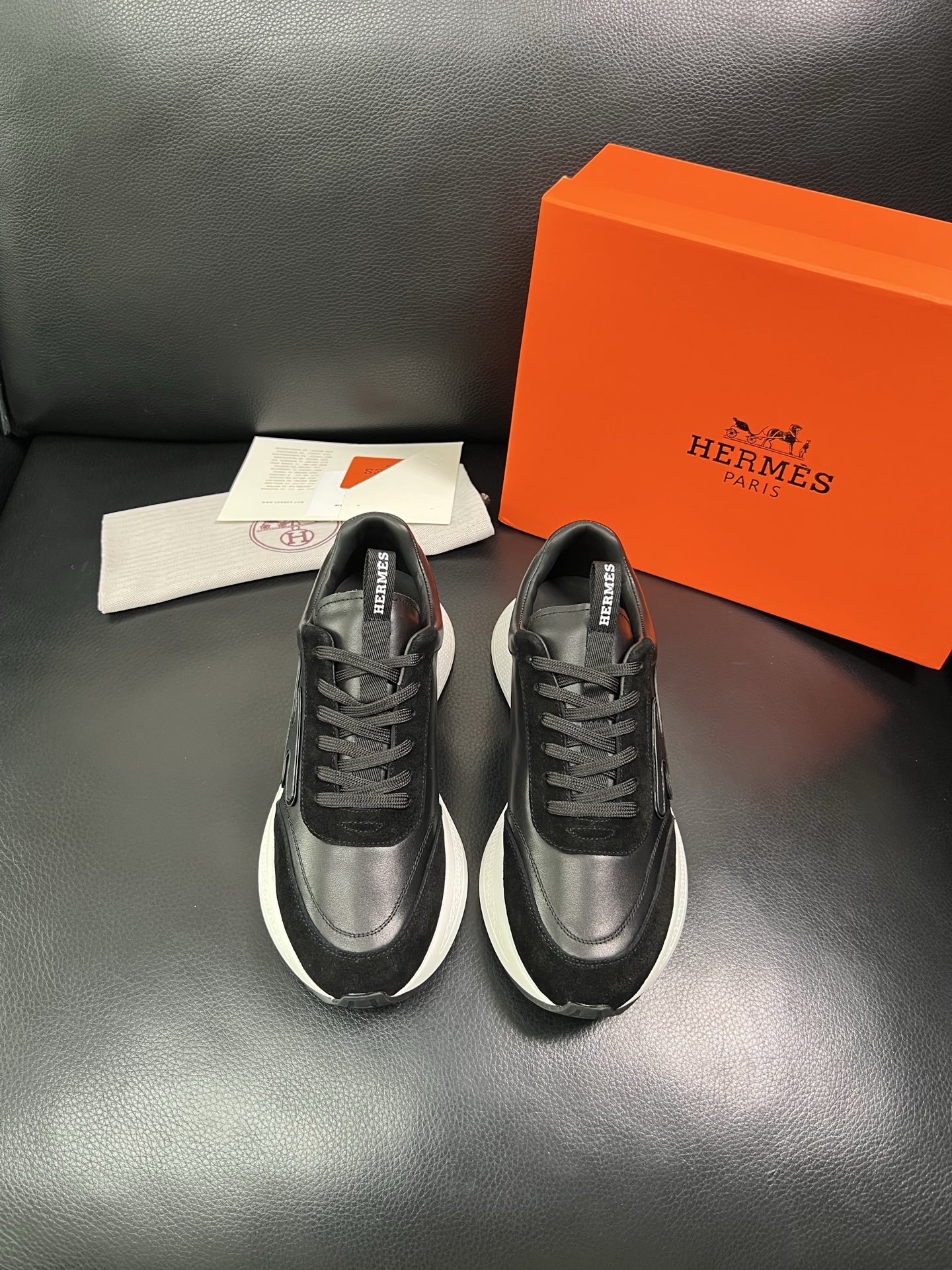 Hermes 顶级代购 爱马仕 专柜同步 原厂配置，意大利进口原版牛皮面料，高品质拼接工艺，全进口水染牛