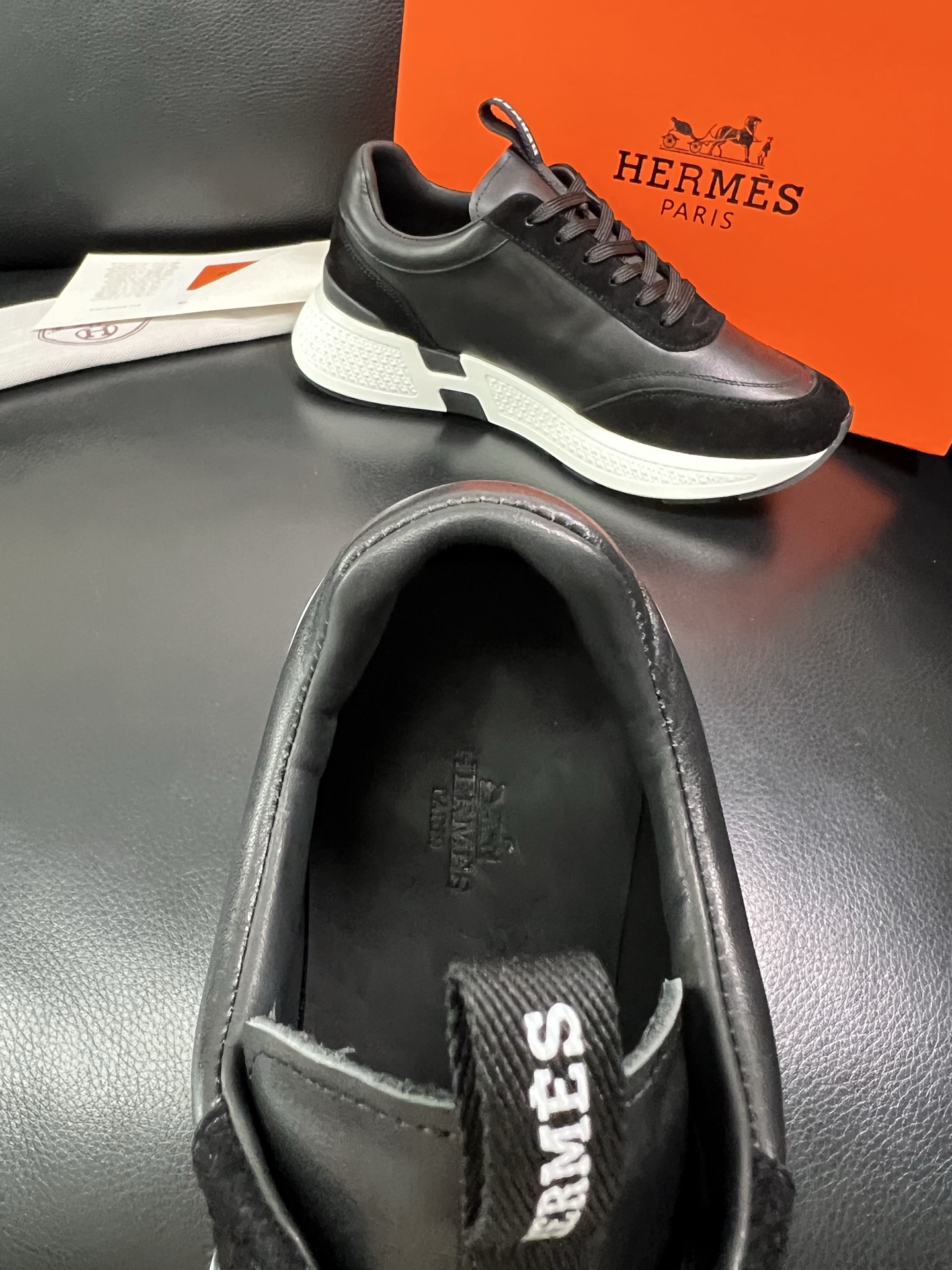 Hermes 顶级代购 爱马仕 专柜同步 原厂配置，意大利进口原版牛皮面料，高品质拼接工艺，全进口水染牛