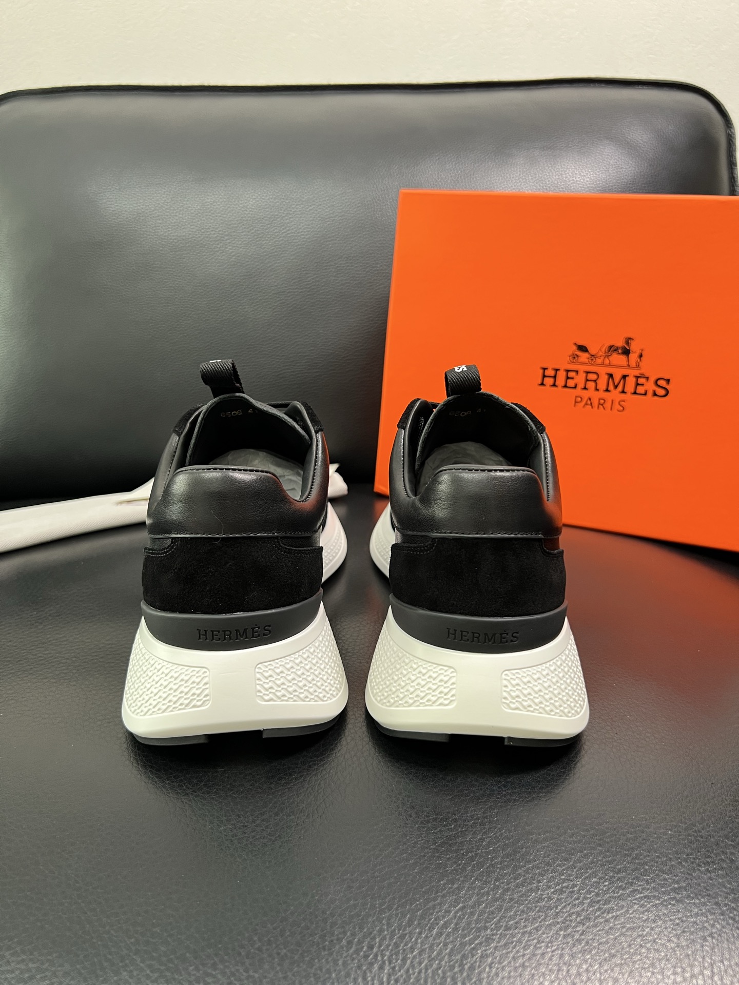 Hermes 顶级代购 爱马仕 专柜同步 原厂配置，意大利进口原版牛皮面料，高品质拼接工艺，全进口水染牛