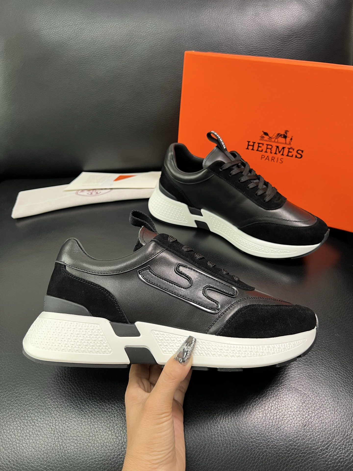 Hermes 顶级代购 爱马仕 专柜同步 原厂配置，意大利进口原版牛皮面料，高品质拼接工艺，全进口水染牛