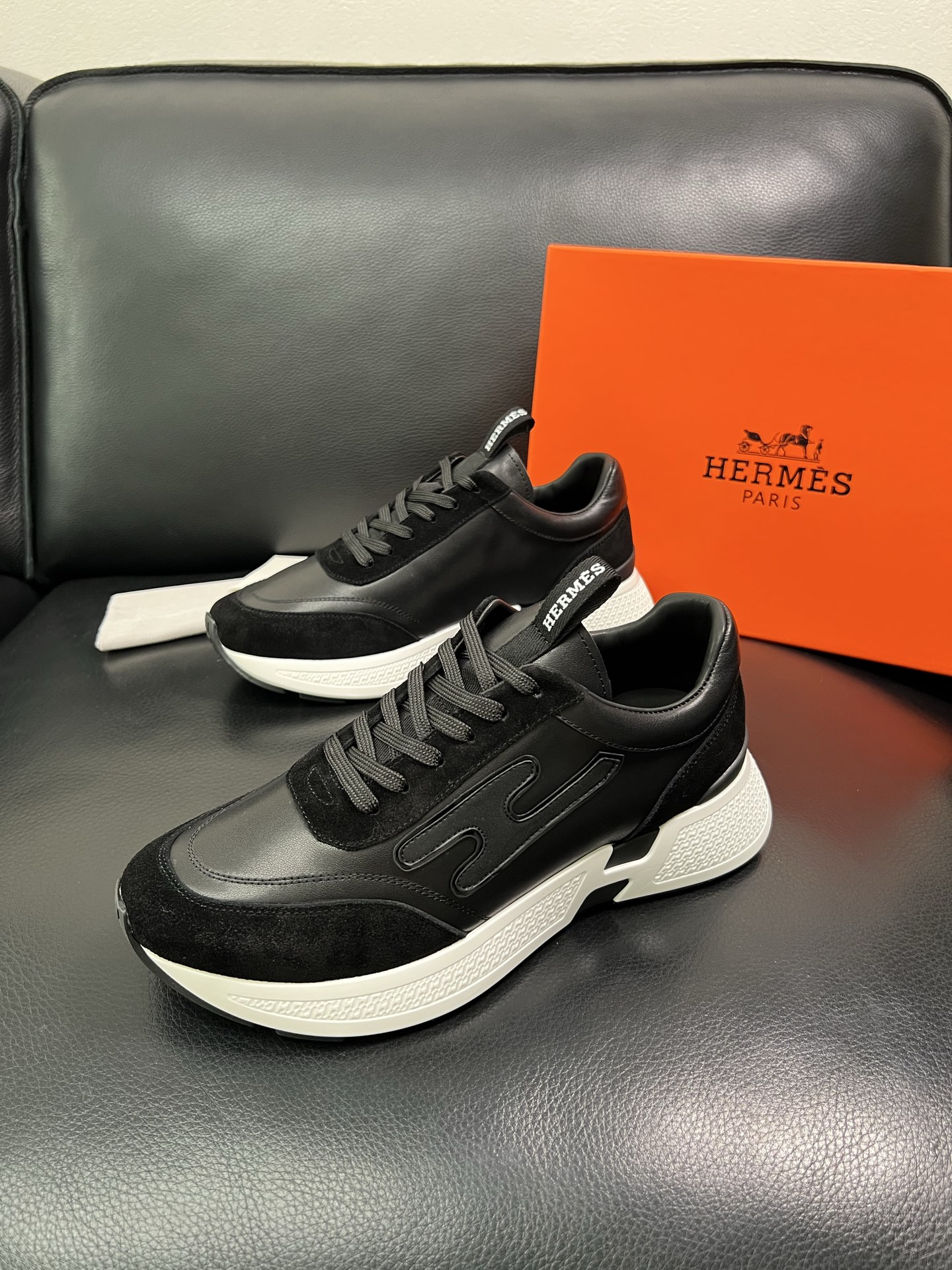 Hermes 顶级代购 爱马仕 专柜同步 原厂配置，意大利进口原版牛皮面料，高品质拼接工艺，全进口水染牛