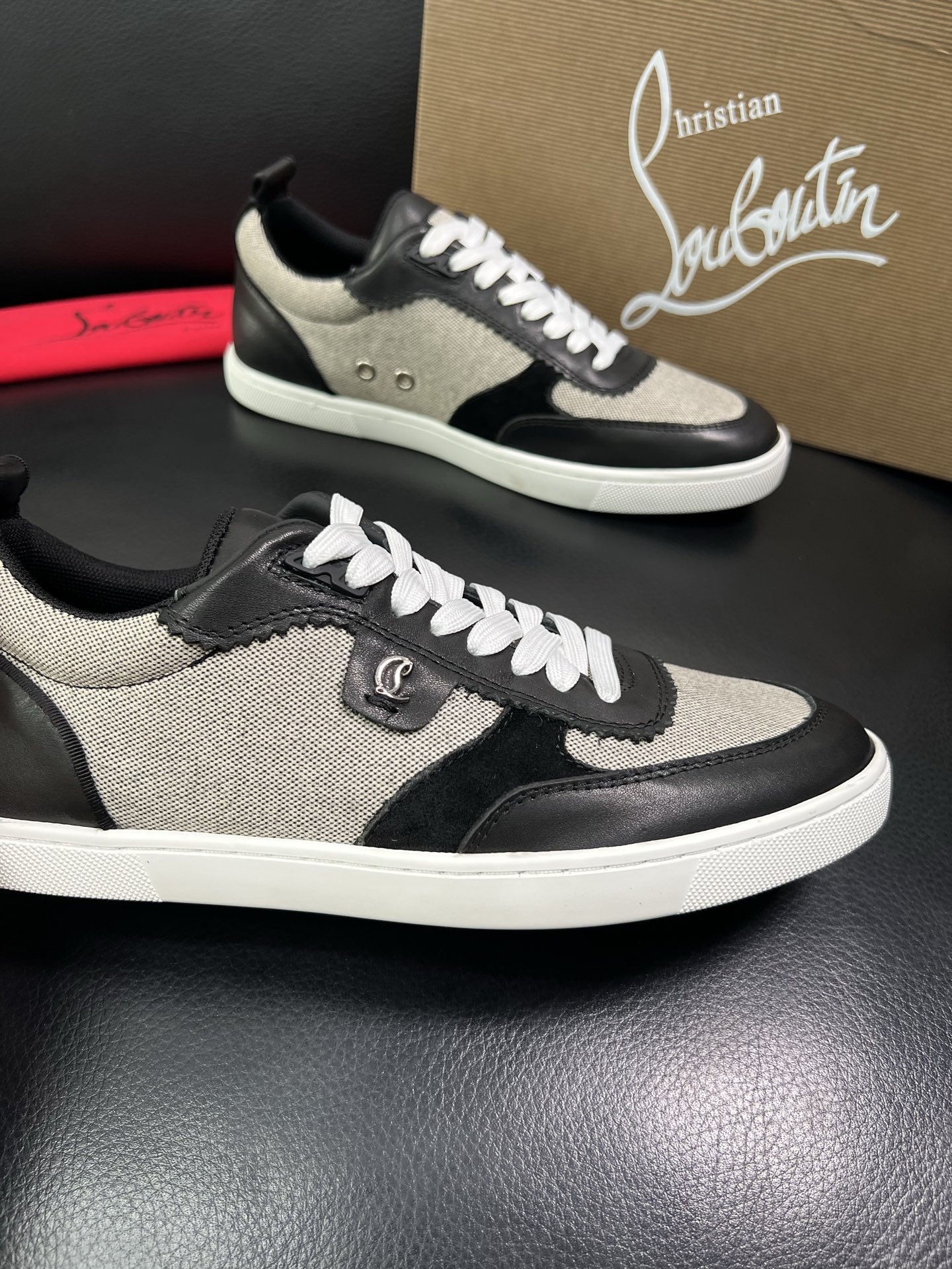 christian louboutin 顶级代购 CL红底 专柜同步，意大利进口飞织面料，进口水染牛皮内
