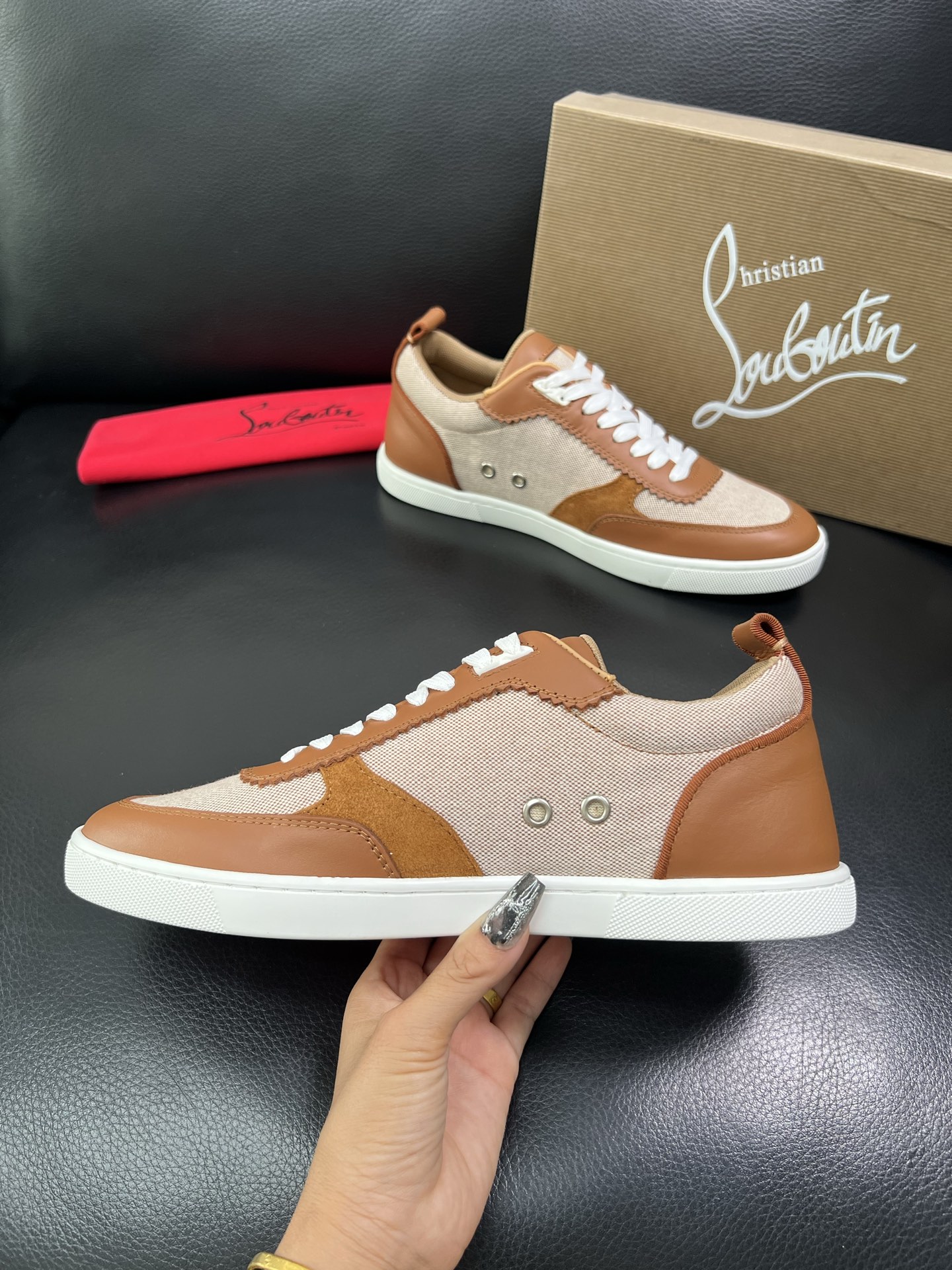 christian louboutin 顶级代购 CL红底 专柜同步，意大利进口飞织面料，进口水染牛皮内