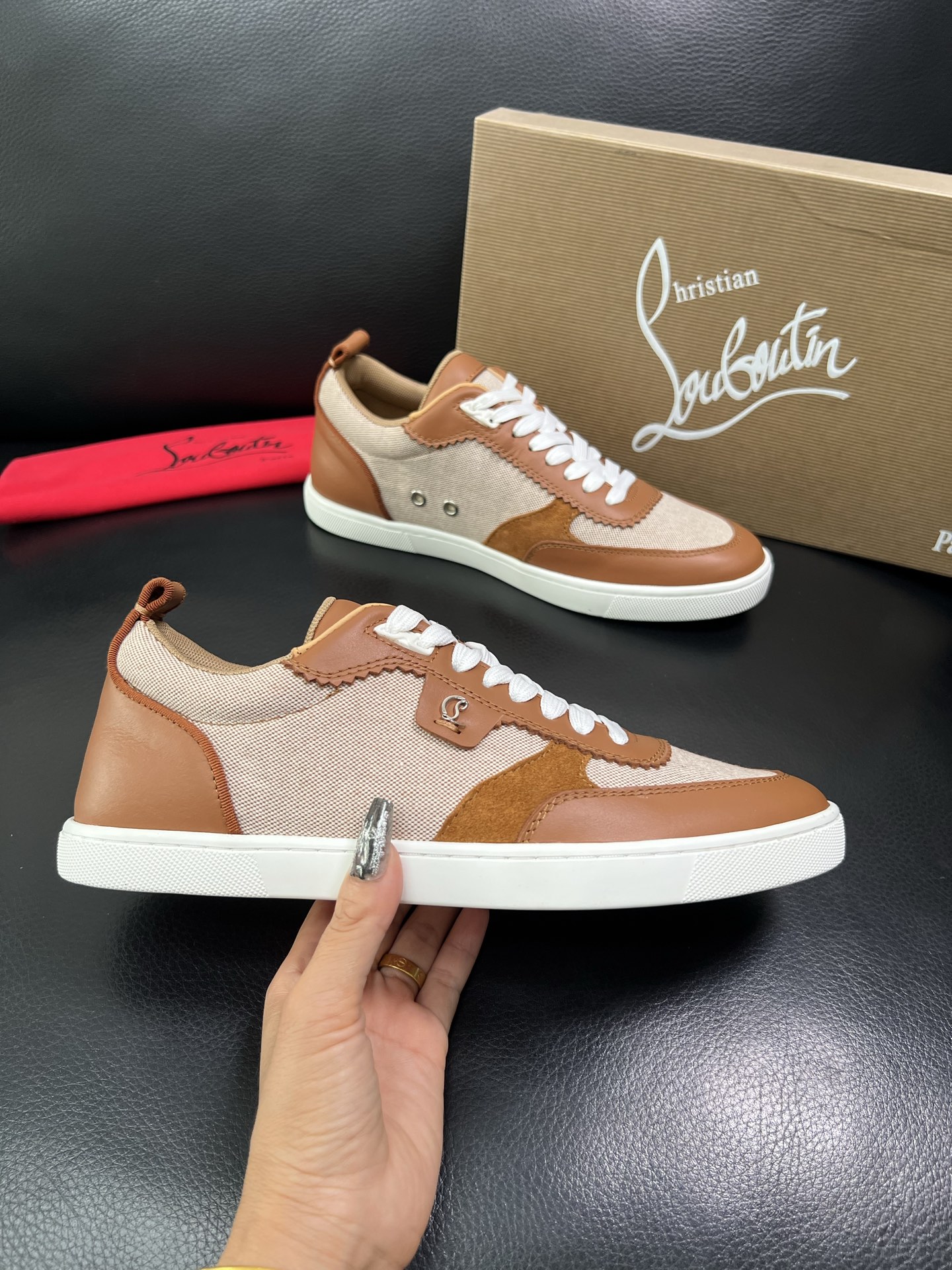 christian louboutin 顶级代购 CL红底 专柜同步，意大利进口飞织面料，进口水染牛皮内