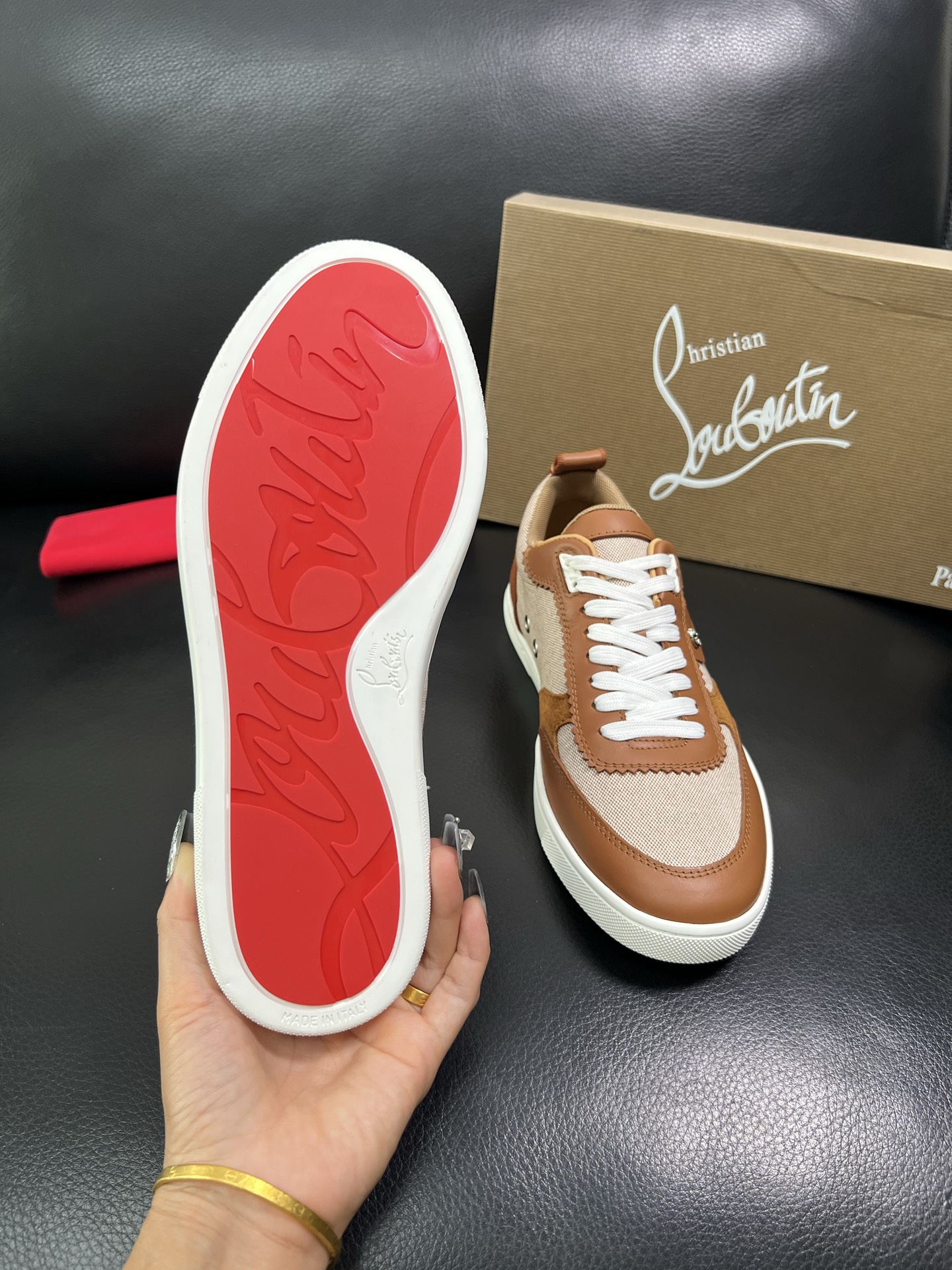 christian louboutin 顶级代购 CL红底 专柜同步，意大利进口飞织面料，进口水染牛皮内