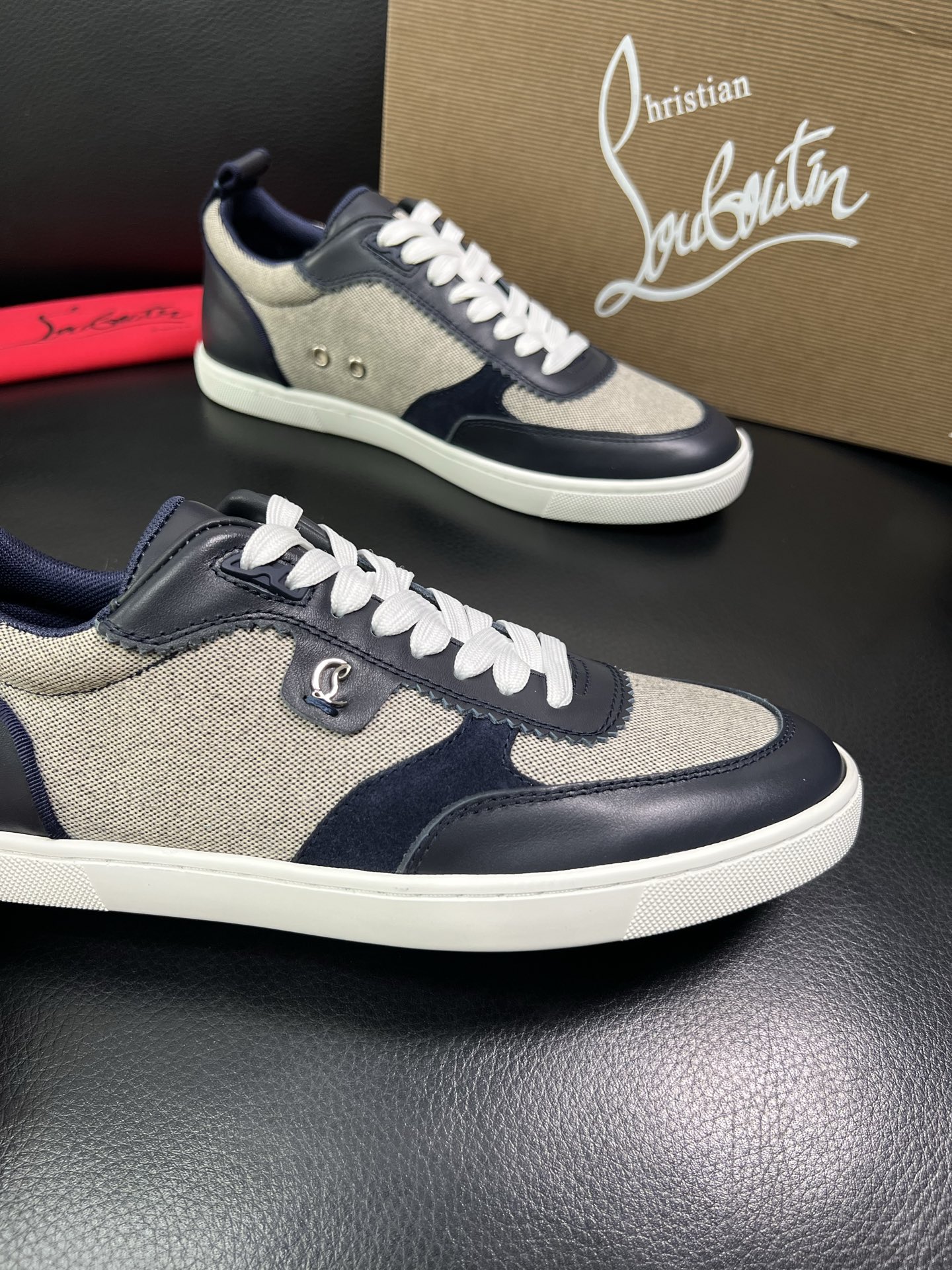 christian louboutin 顶级代购 CL红底 专柜同步，意大利进口飞织面料，进口水染牛皮内