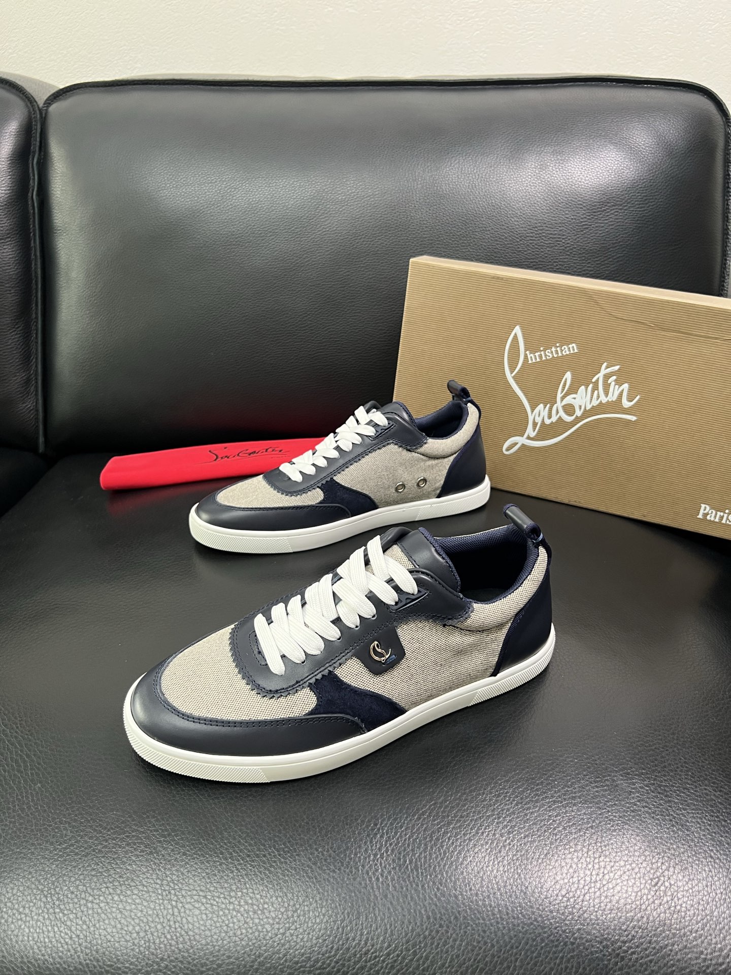 christian louboutin 顶级代购 CL红底 专柜同步，意大利进口飞织面料，进口水染牛皮内