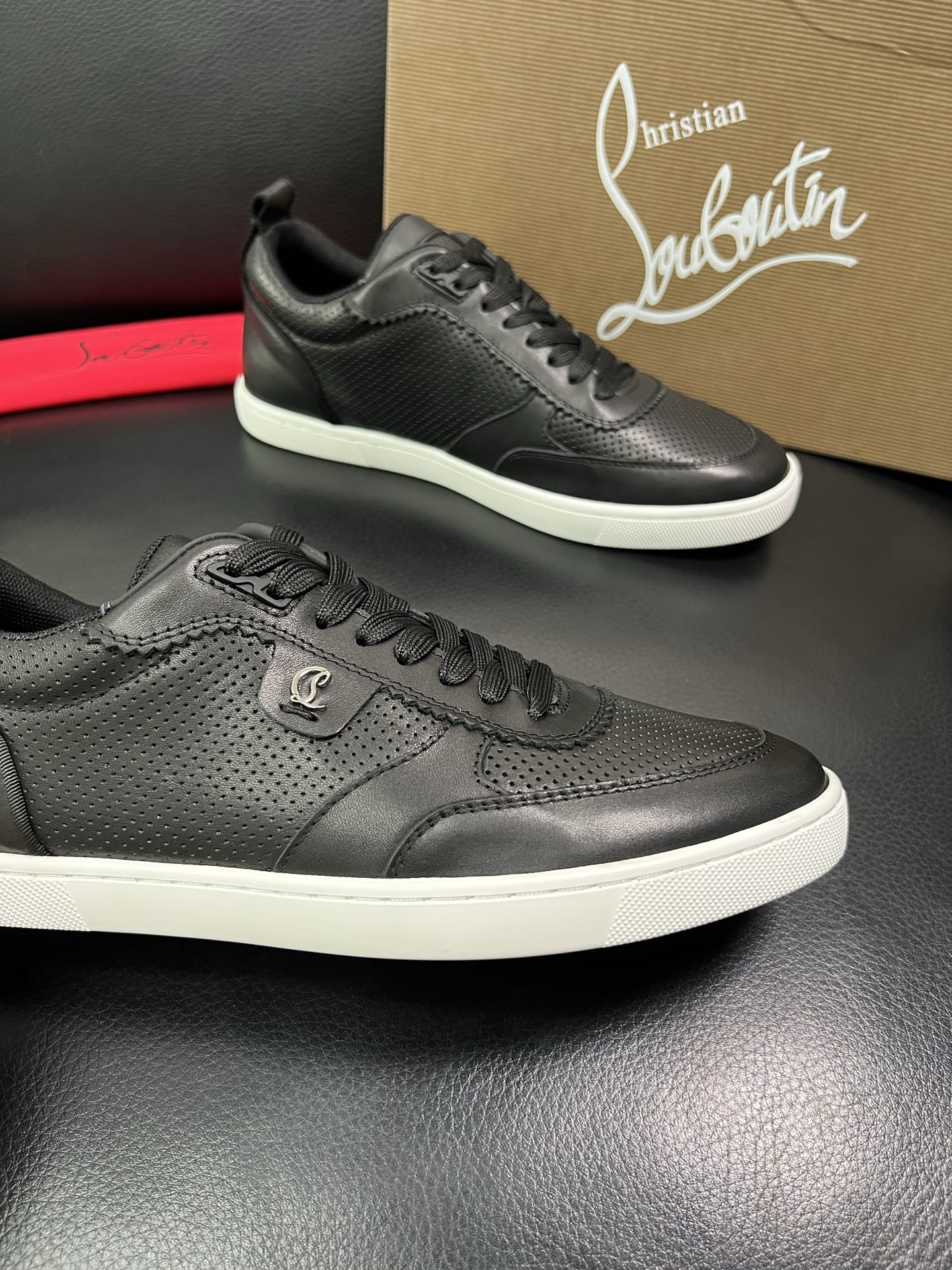 christian louboutin 顶级代购 CL红底 专柜同步，意大利进口飞织面料，进口水染牛皮内