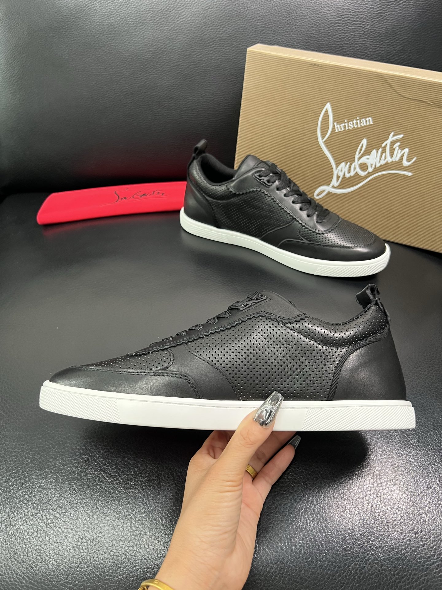 christian louboutin 顶级代购 CL红底 专柜同步，意大利进口飞织面料，进口水染牛皮内