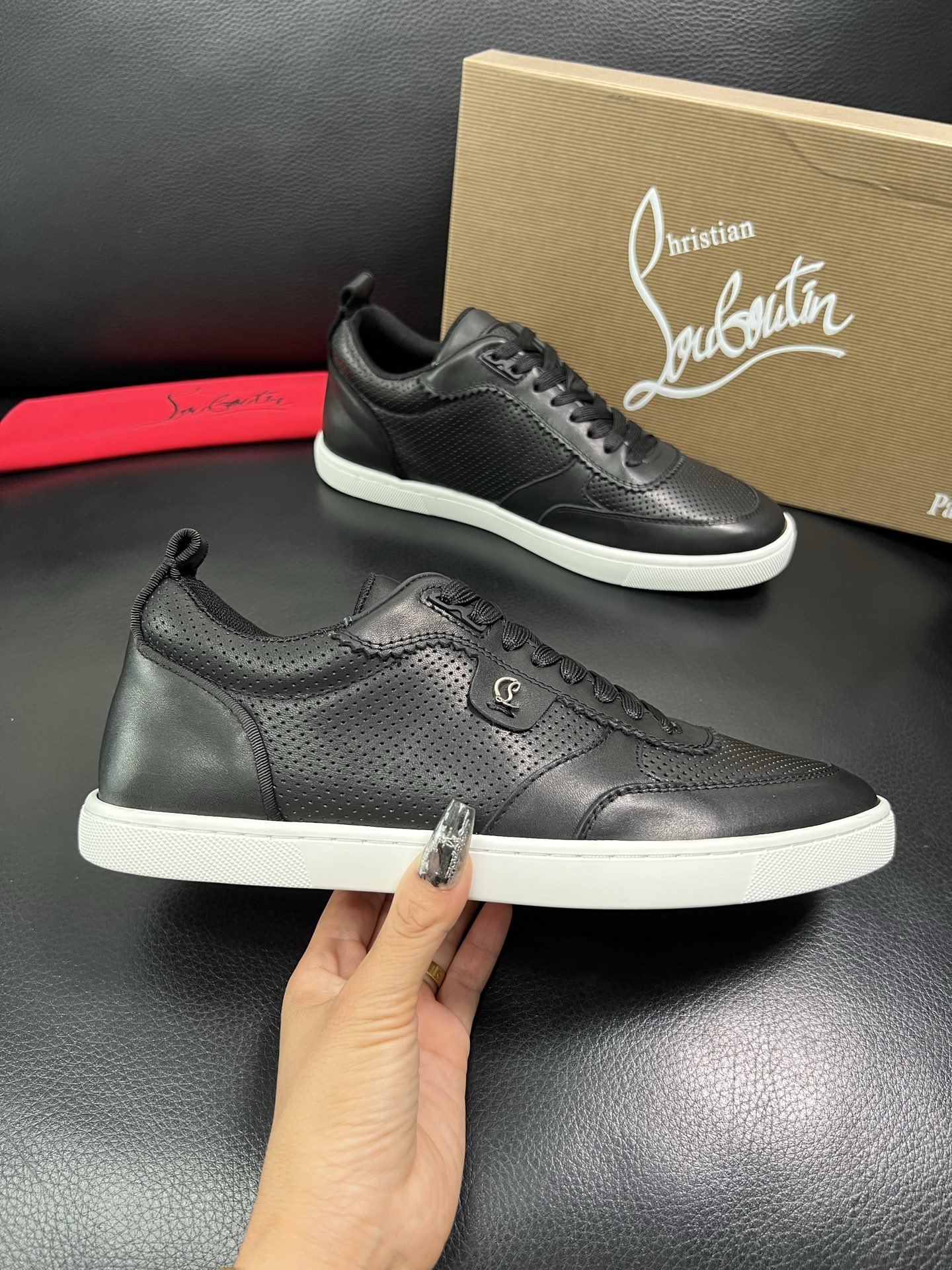 christian louboutin 顶级代购 CL红底 专柜同步，意大利进口飞织面料，进口水染牛皮内