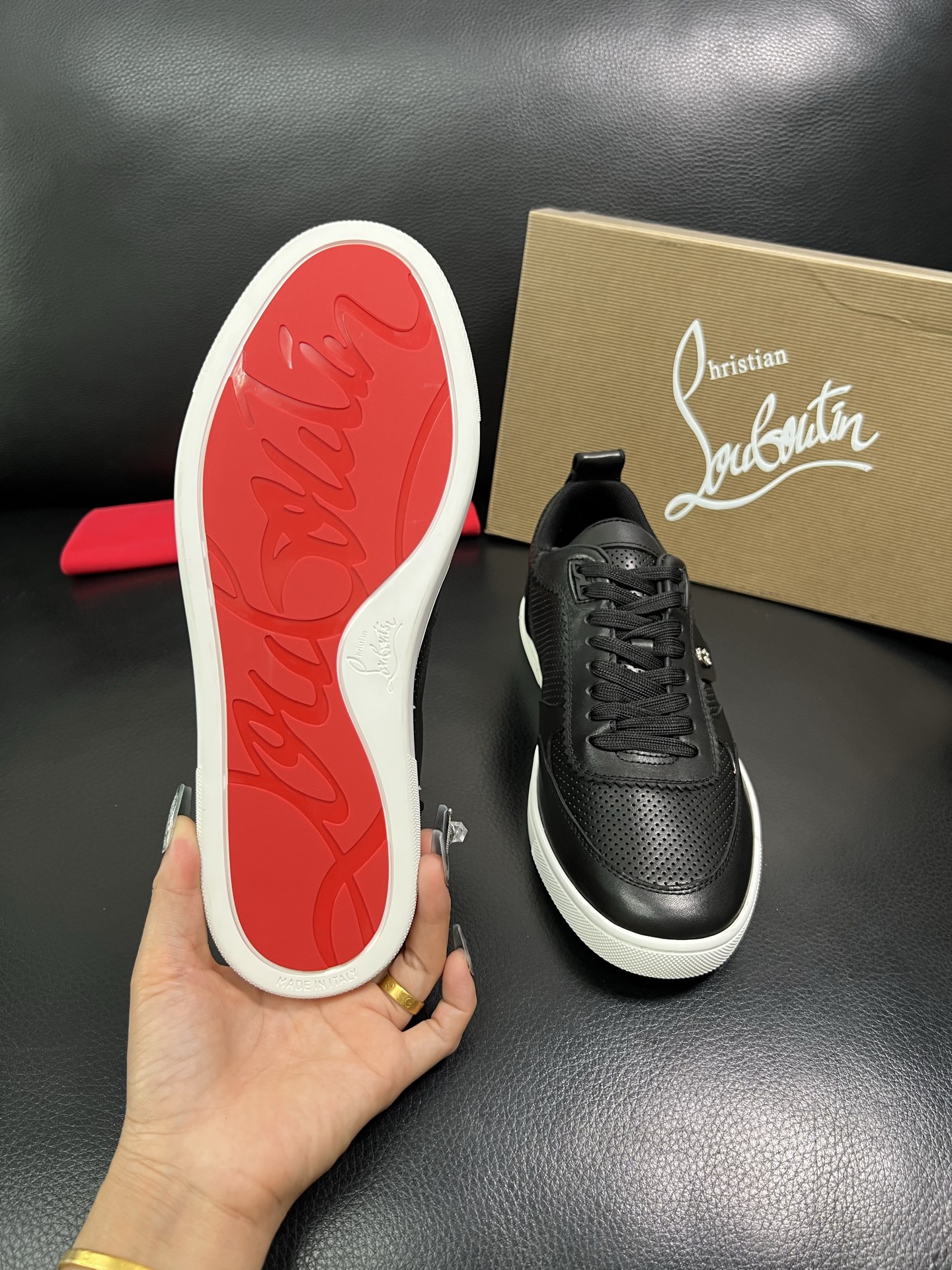 christian louboutin 顶级代购 CL红底 专柜同步，意大利进口飞织面料，进口水染牛皮内