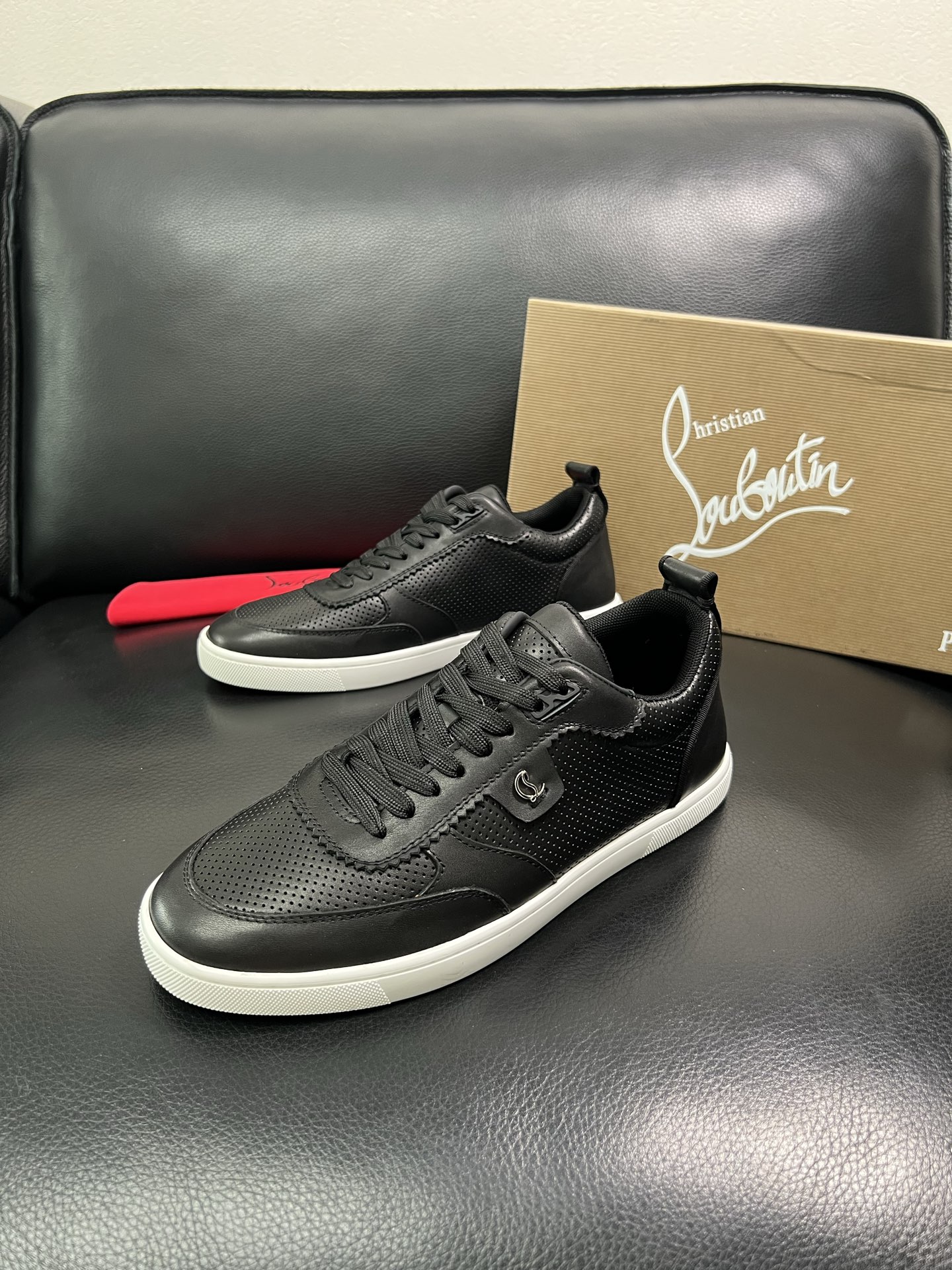 christian louboutin 顶级代购 CL红底 专柜同步，意大利进口飞织面料，进口水染牛皮内