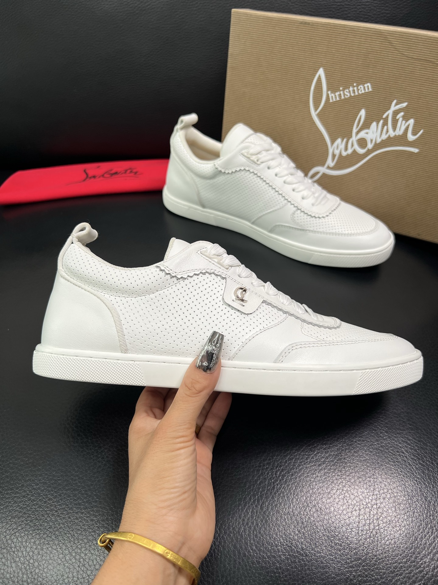 christian louboutin 顶级代购 CL红底 专柜同步，意大利进口飞织面料，进口水染牛皮内